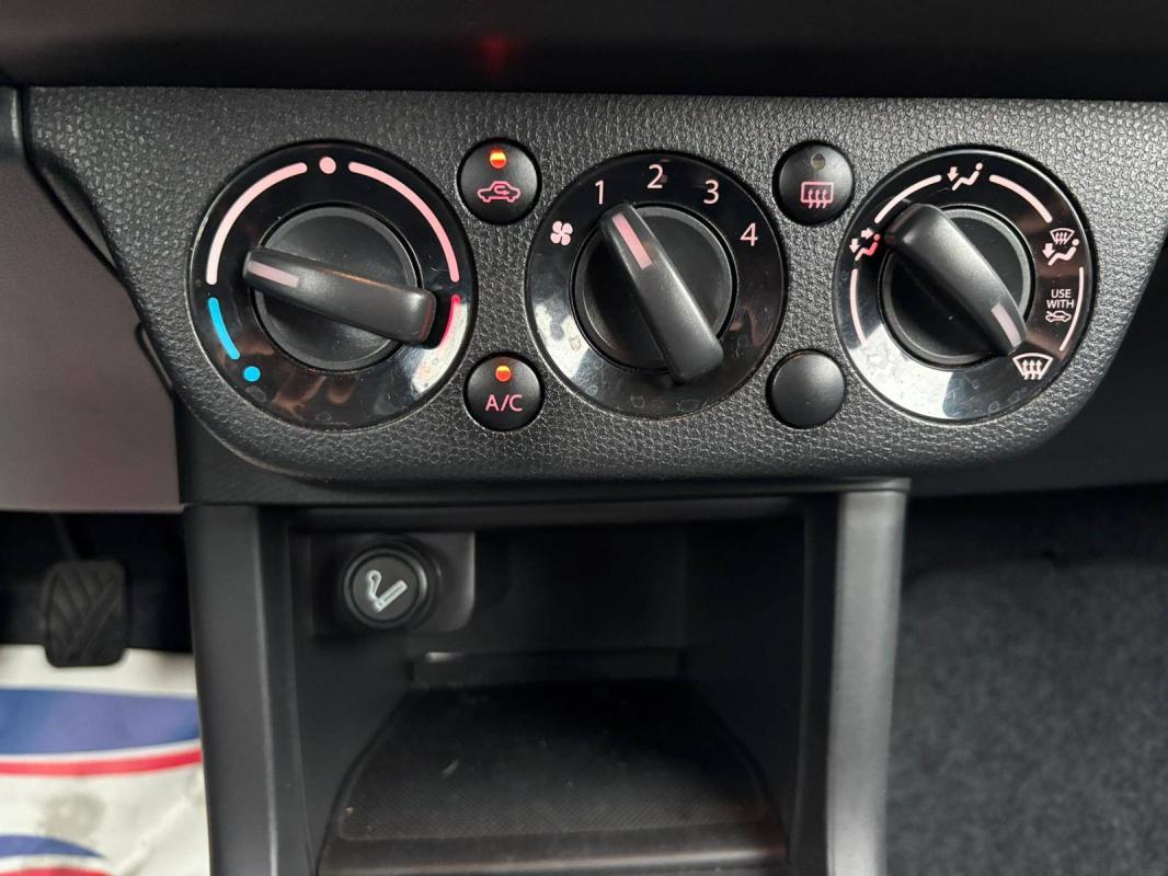 Suzuki Swift II 1.3 DDiS 75ch in the city 3p