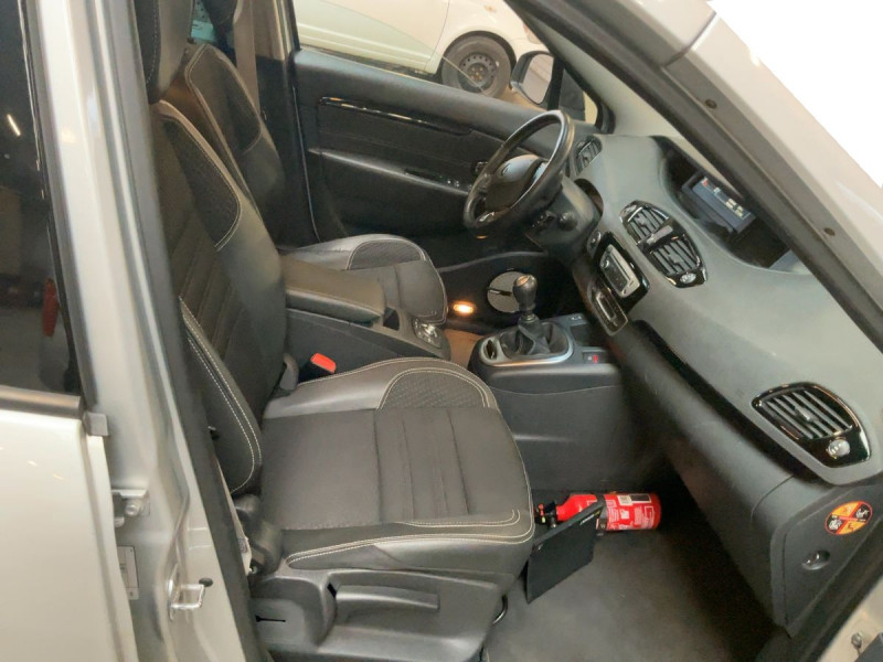 Renault GRAND SCENIC III 1.6 DCI 130CH ENERGY BOSE ECO² 7 PLACES