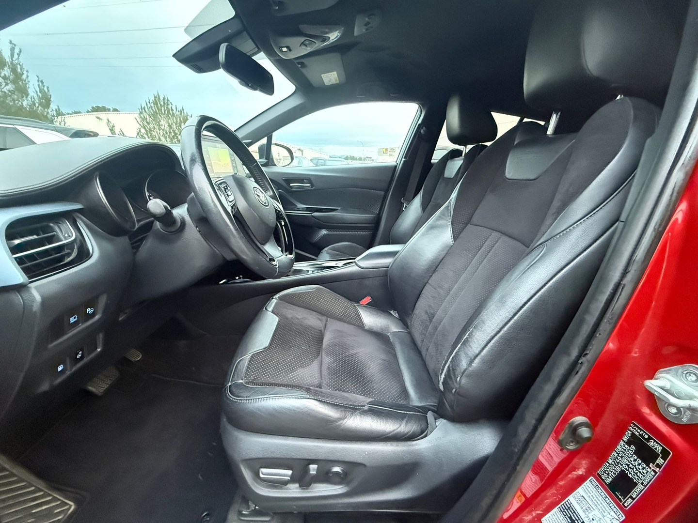 Toyota C-HR 184H COLLECTION 2WD E-CVT MC19