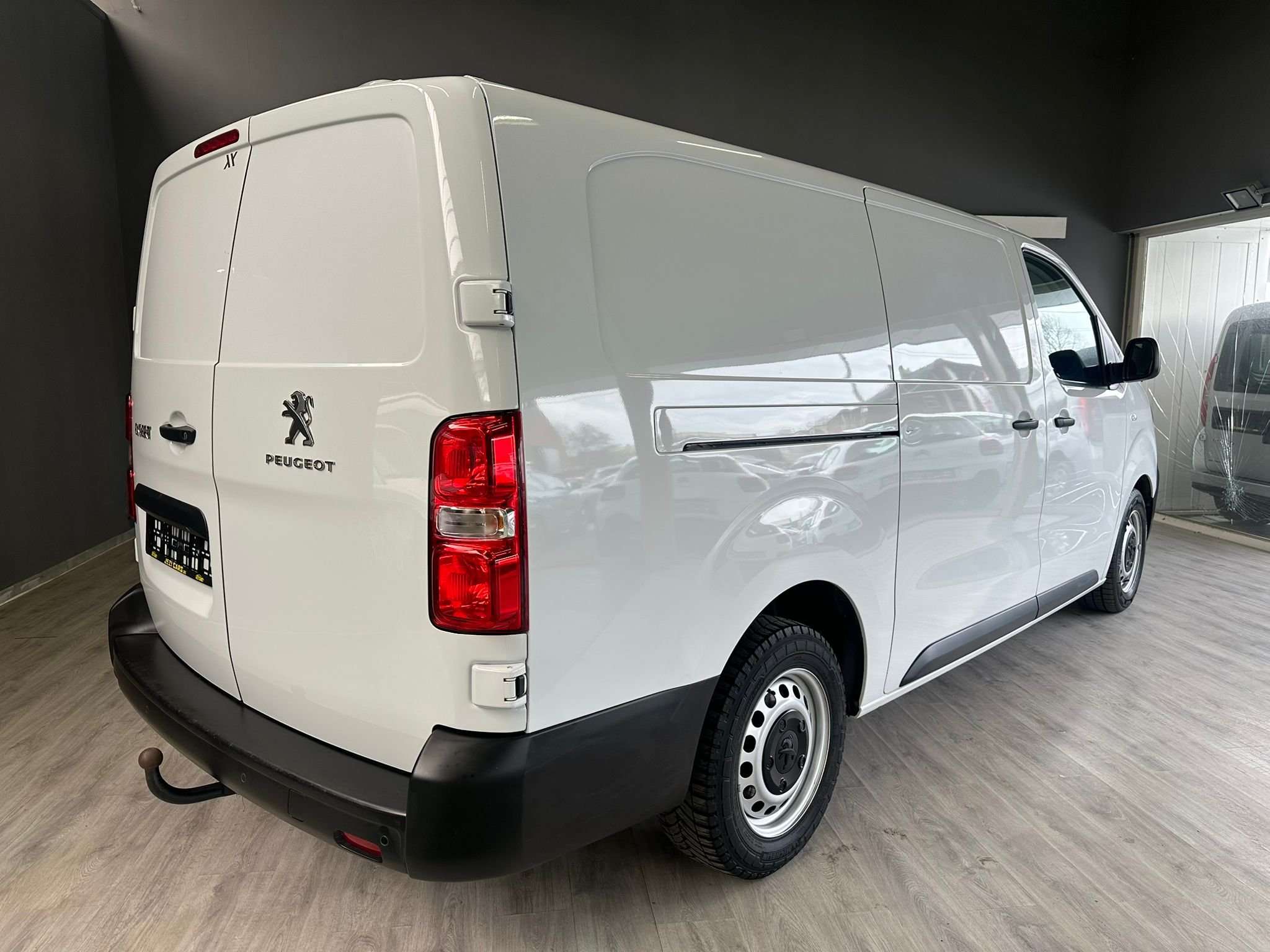 Peugeot Expert 2.0 L BlueHDi 145 L2