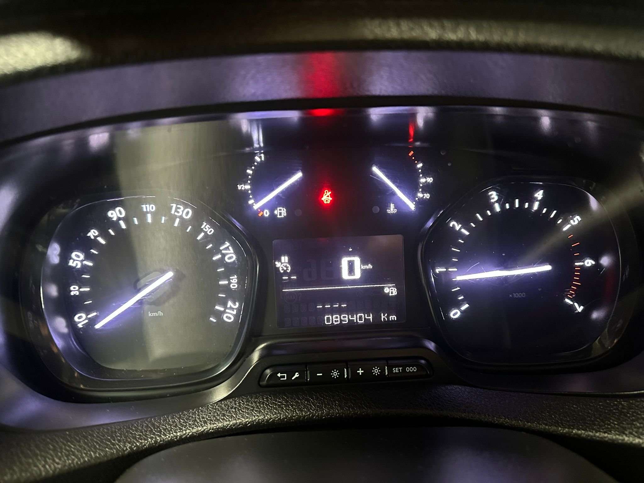 Peugeot Expert 2.0 L BlueHDi 145 L2