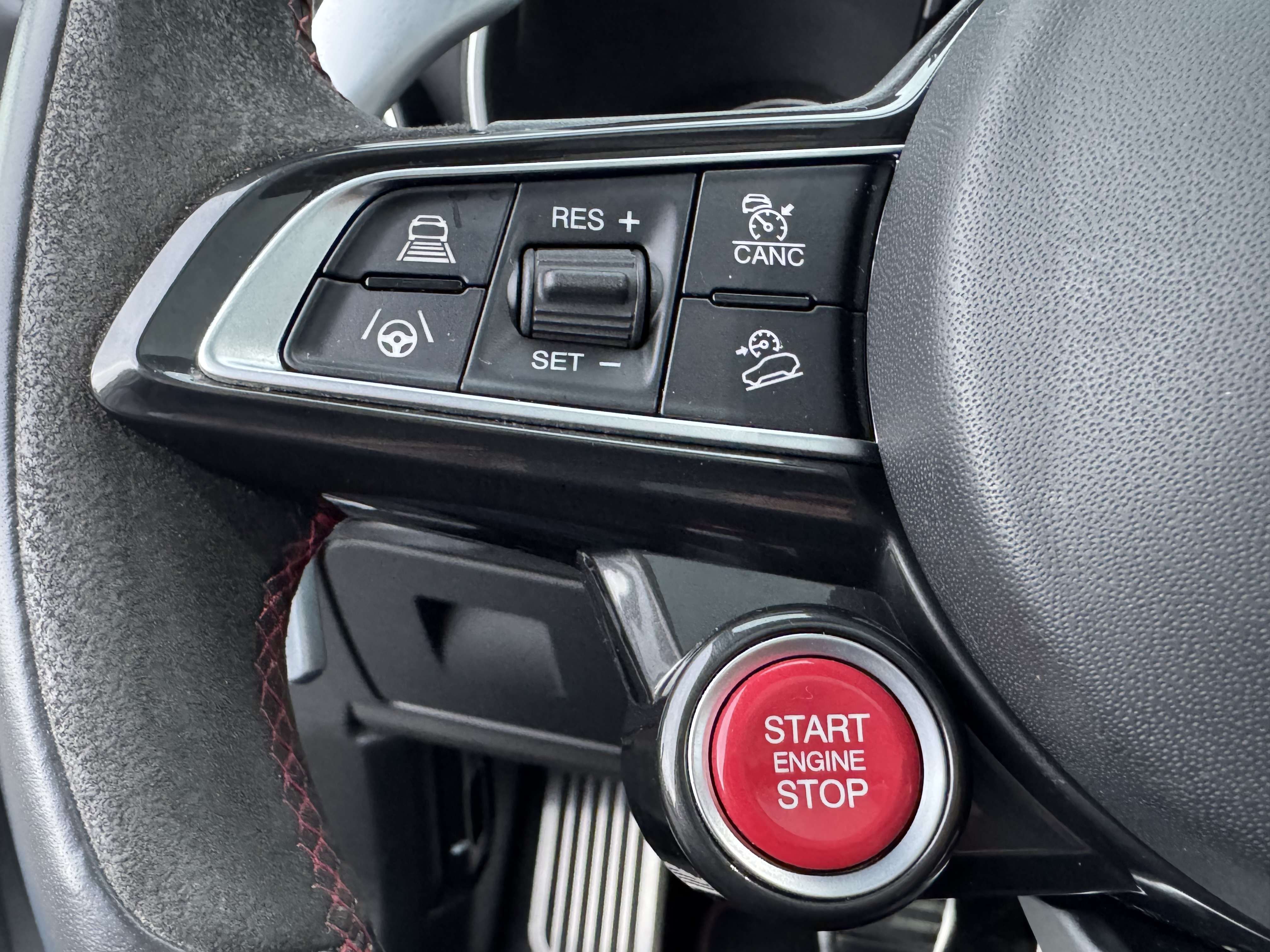 Alfa Romeo Stelvio 2.9 T Q4 Quadrifoglio /CARBON /CARPLAY /PANO / ACC
