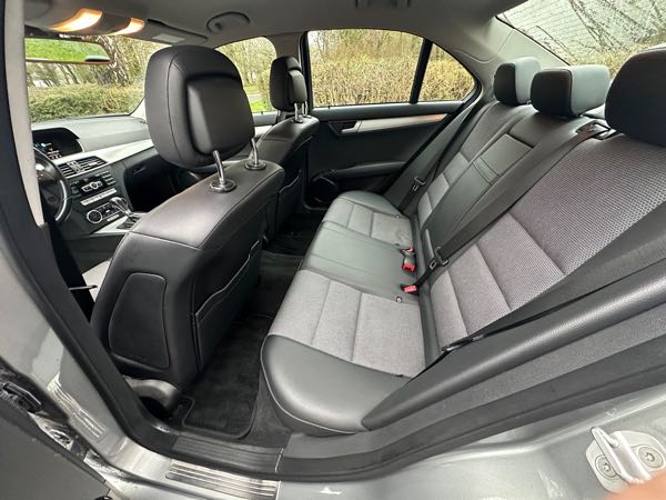 Mercedes-Benz Classe C III (2) 200 CDI BLUEEFFICIENCY AVANTGARDE 7G-TRONIC