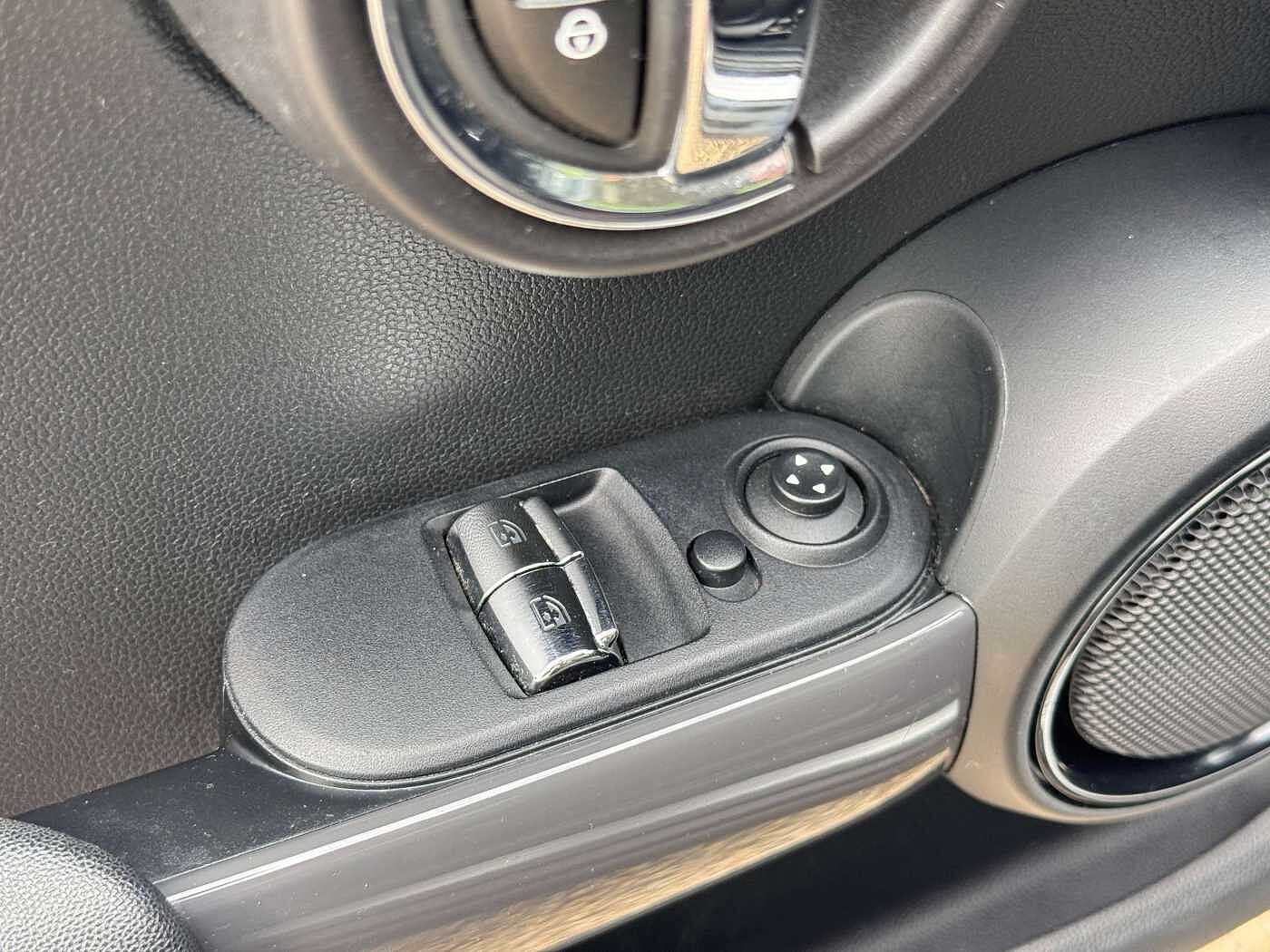 MINI One Mini 1.2 One First ORDI DE BORD/CLIM/USB/AUX/JA