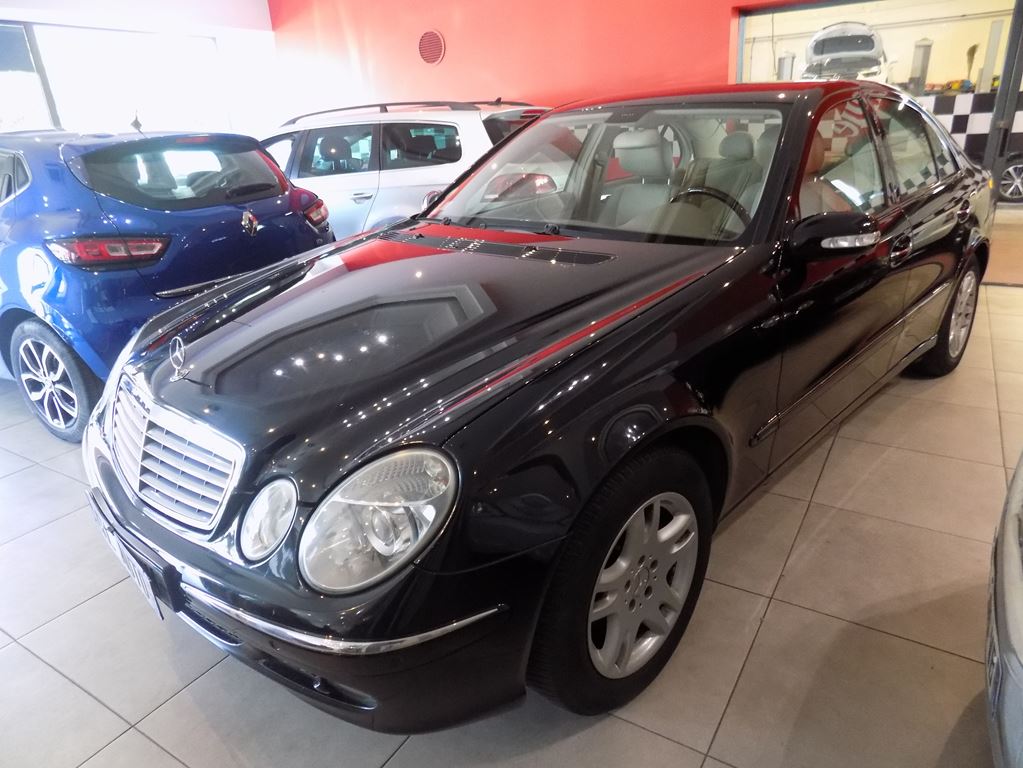 Mercedes-Benz Classe E 200 CDI ELEGANCE BA5