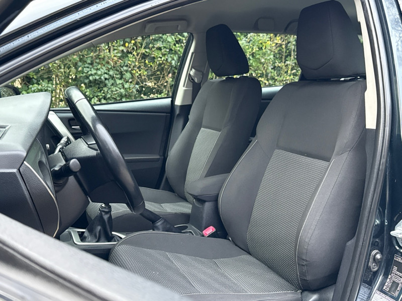 Toyota AURIS TOURING SPORTS 90 D-4D DYNAMIC BUSINESS * 11/2015 * CAMERA * GARANTIE