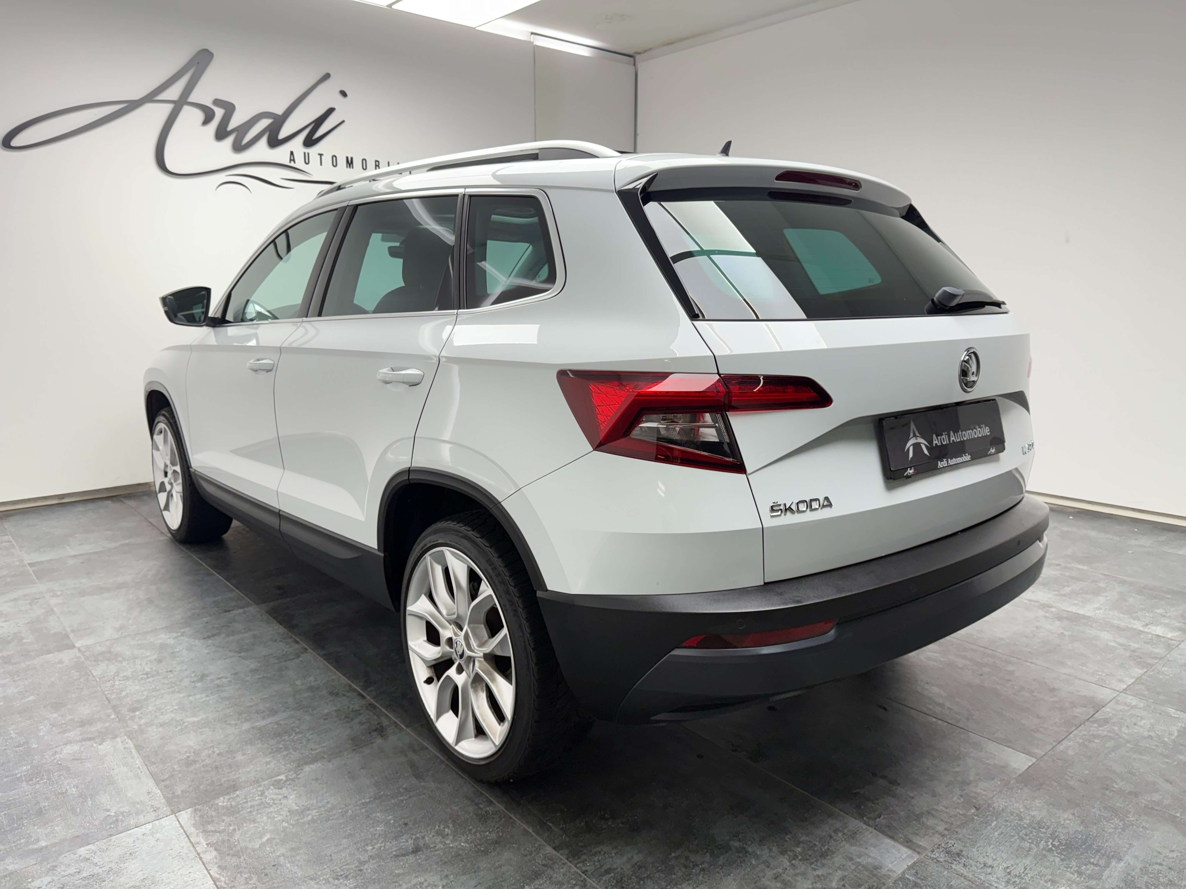 Skoda Karoq 1.0 TSI DSG *CARPLAY*CAMERA*SIEGES CHAUFF*GARANTIE