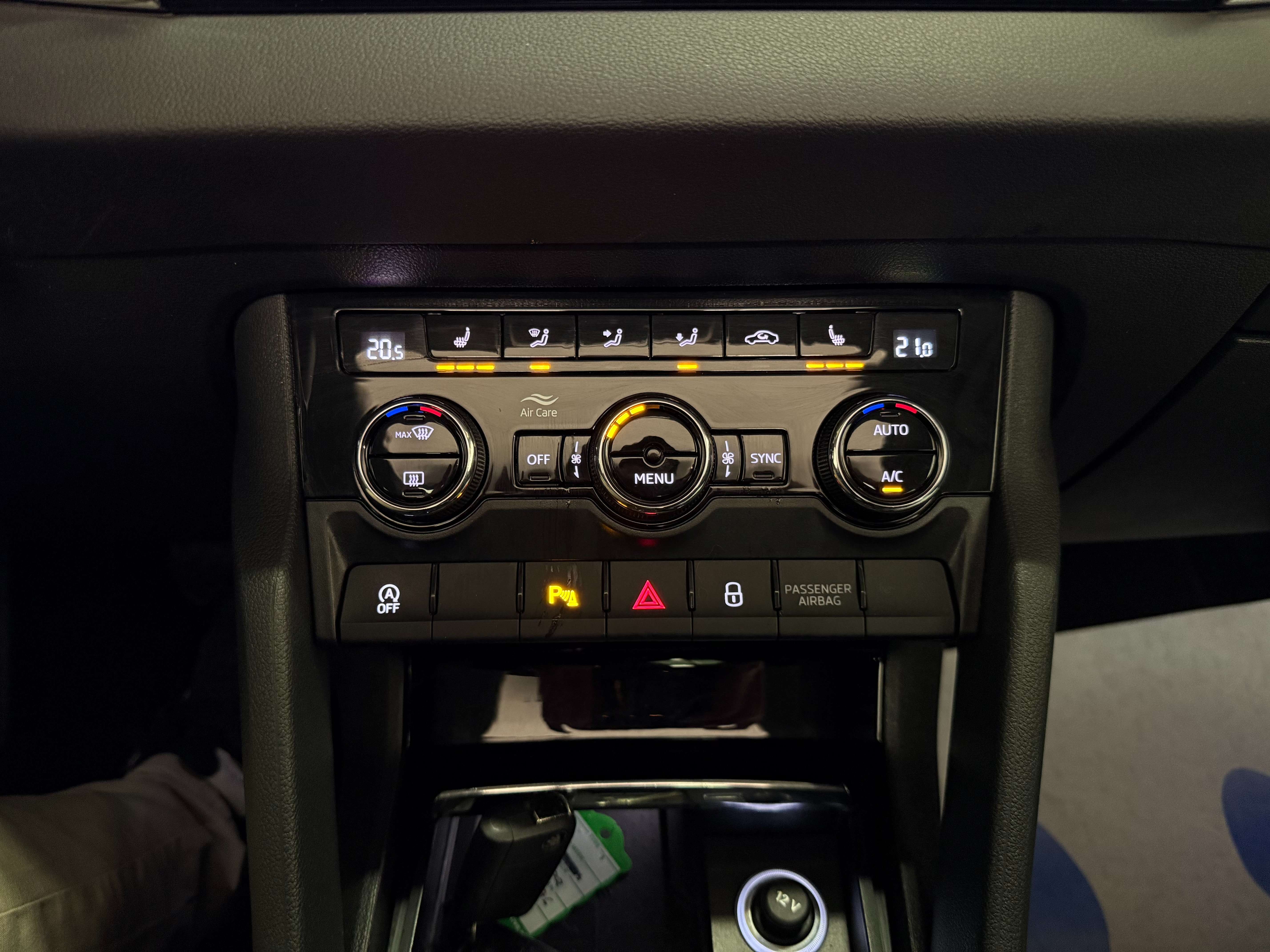 Skoda Karoq 1.0 TSI DSG *CARPLAY*CAMERA*SIEGES CHAUFF*GARANTIE