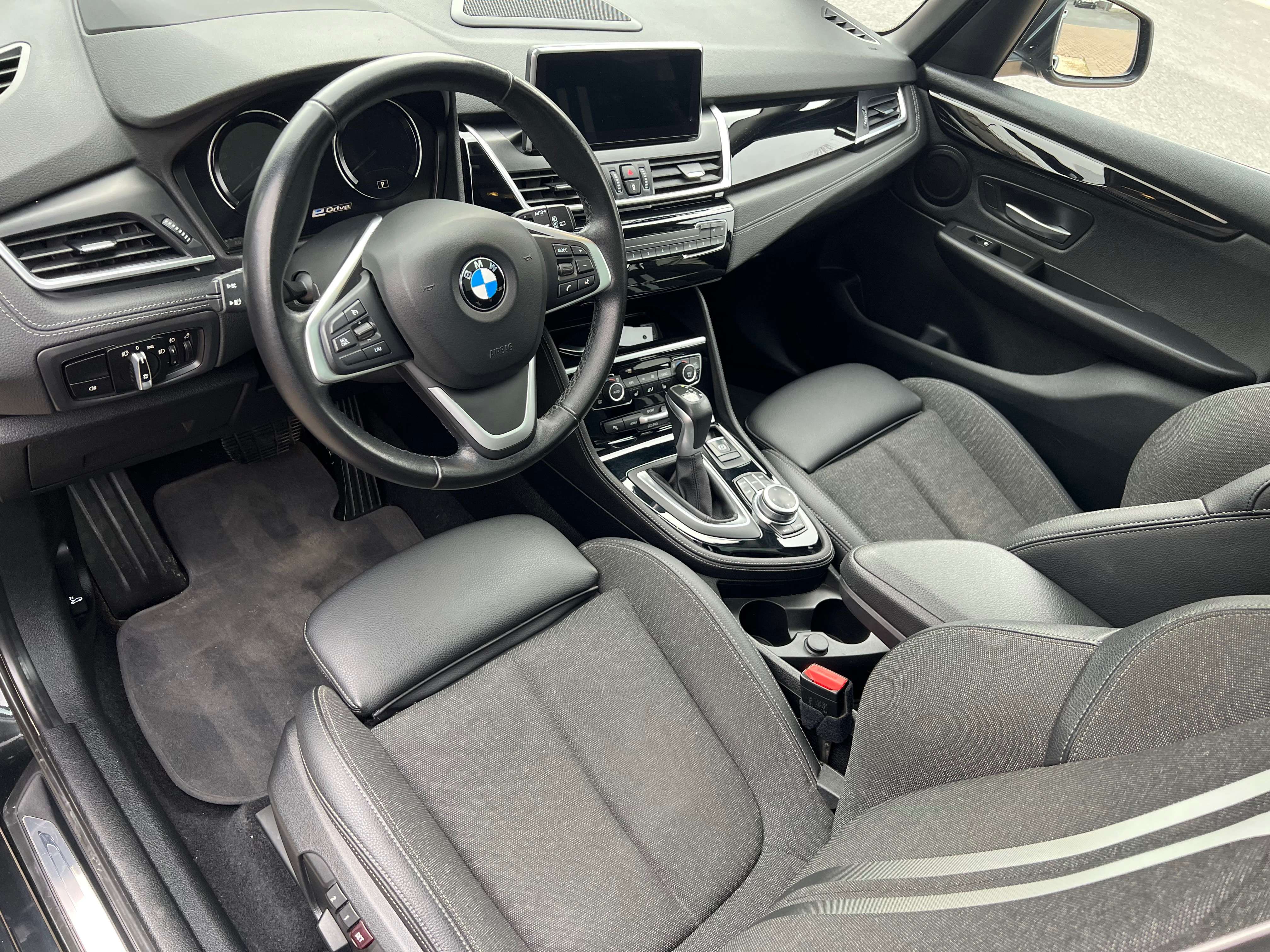 BMW 225 XE Active Tourer Sport Line NETTO: €15.694