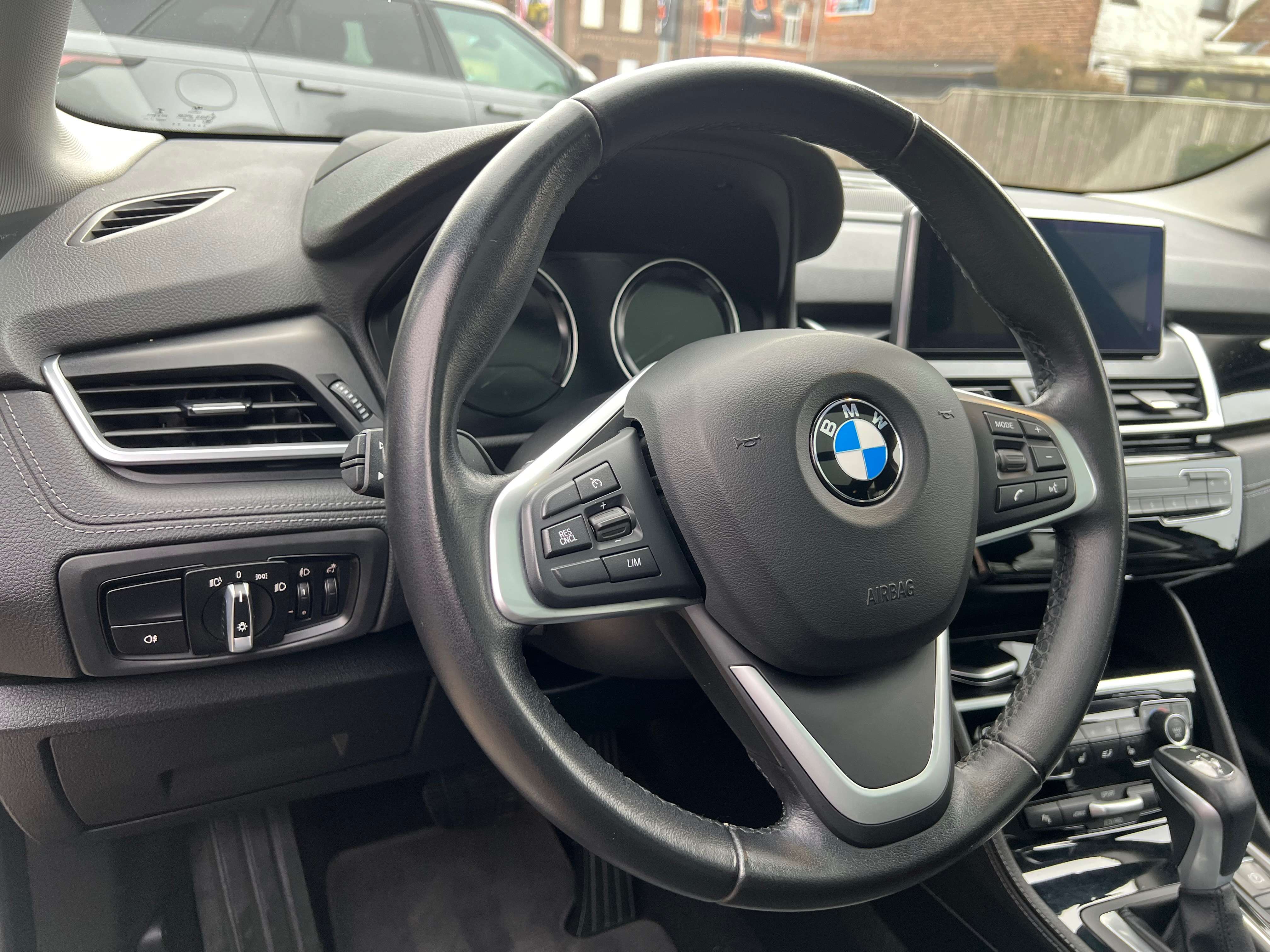 BMW 225 XE Active Tourer Sport Line NETTO: €15.694