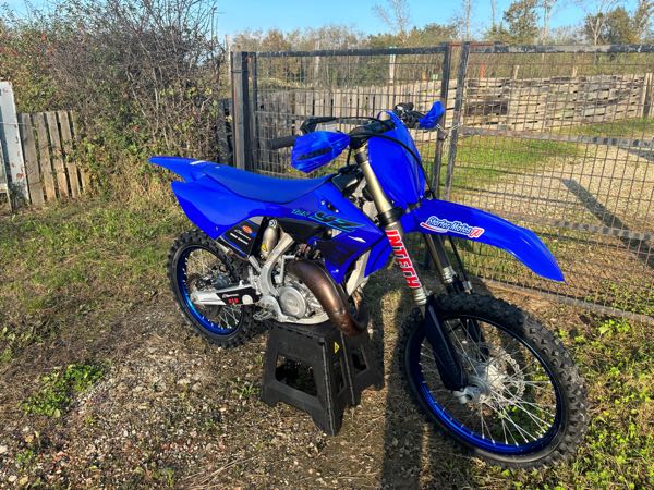 YAMAHA YZ