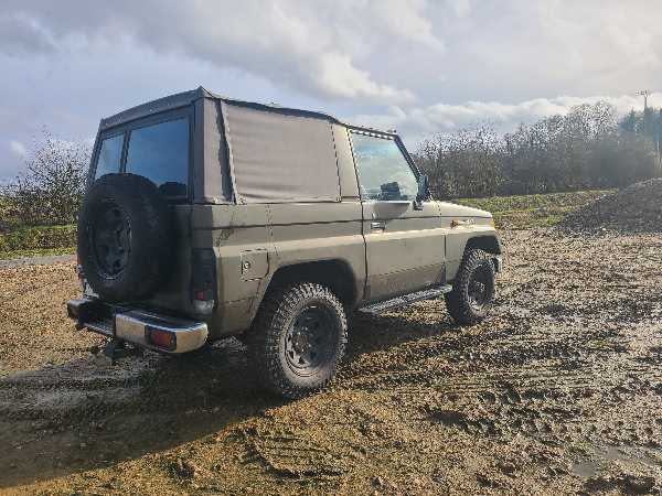 Toyota Land Cruiser LJ70 châssis court