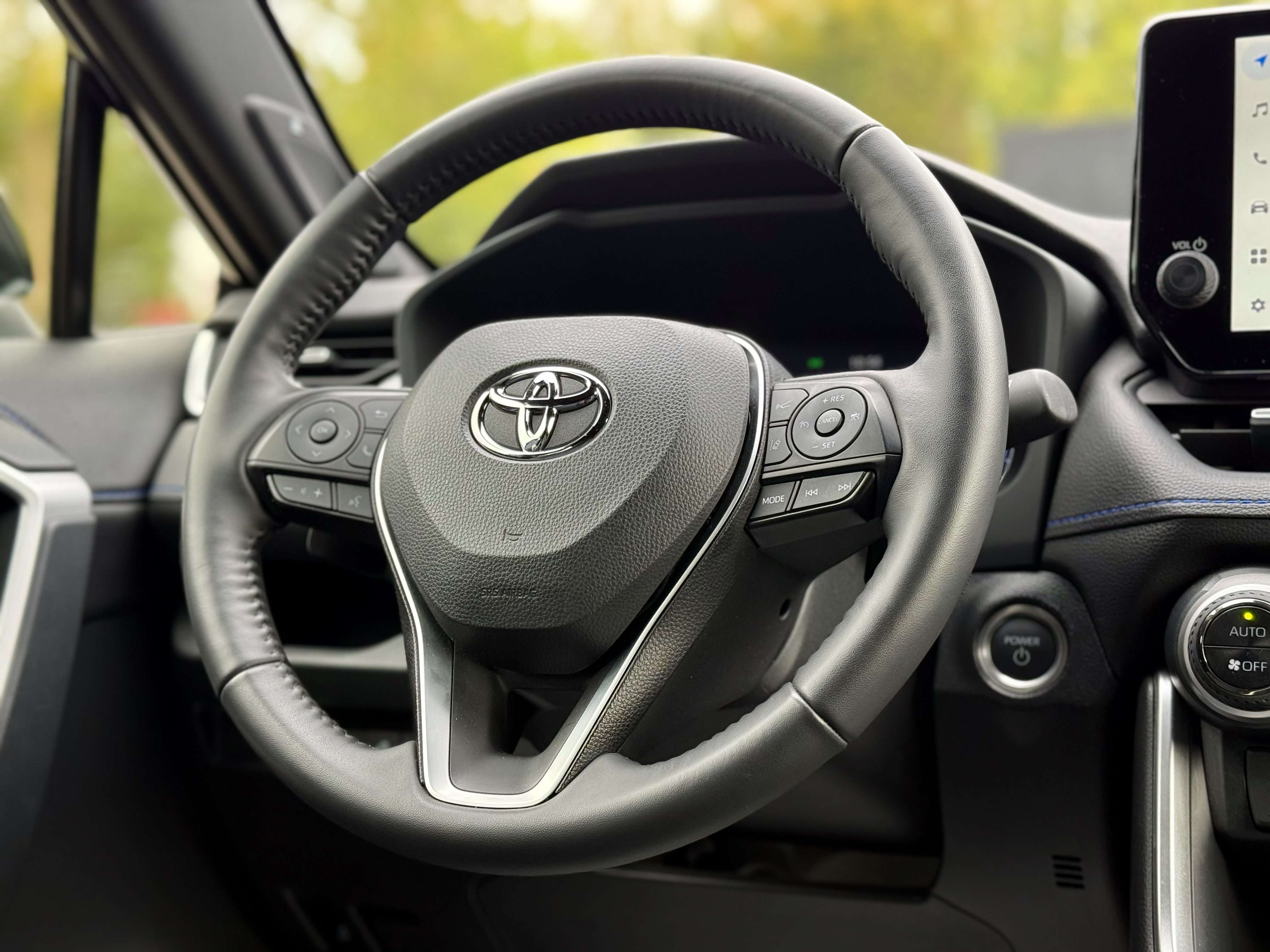 Toyota RAV 4 STYLE APPLE CARPLAY JBL SOUND 360° CAMERA