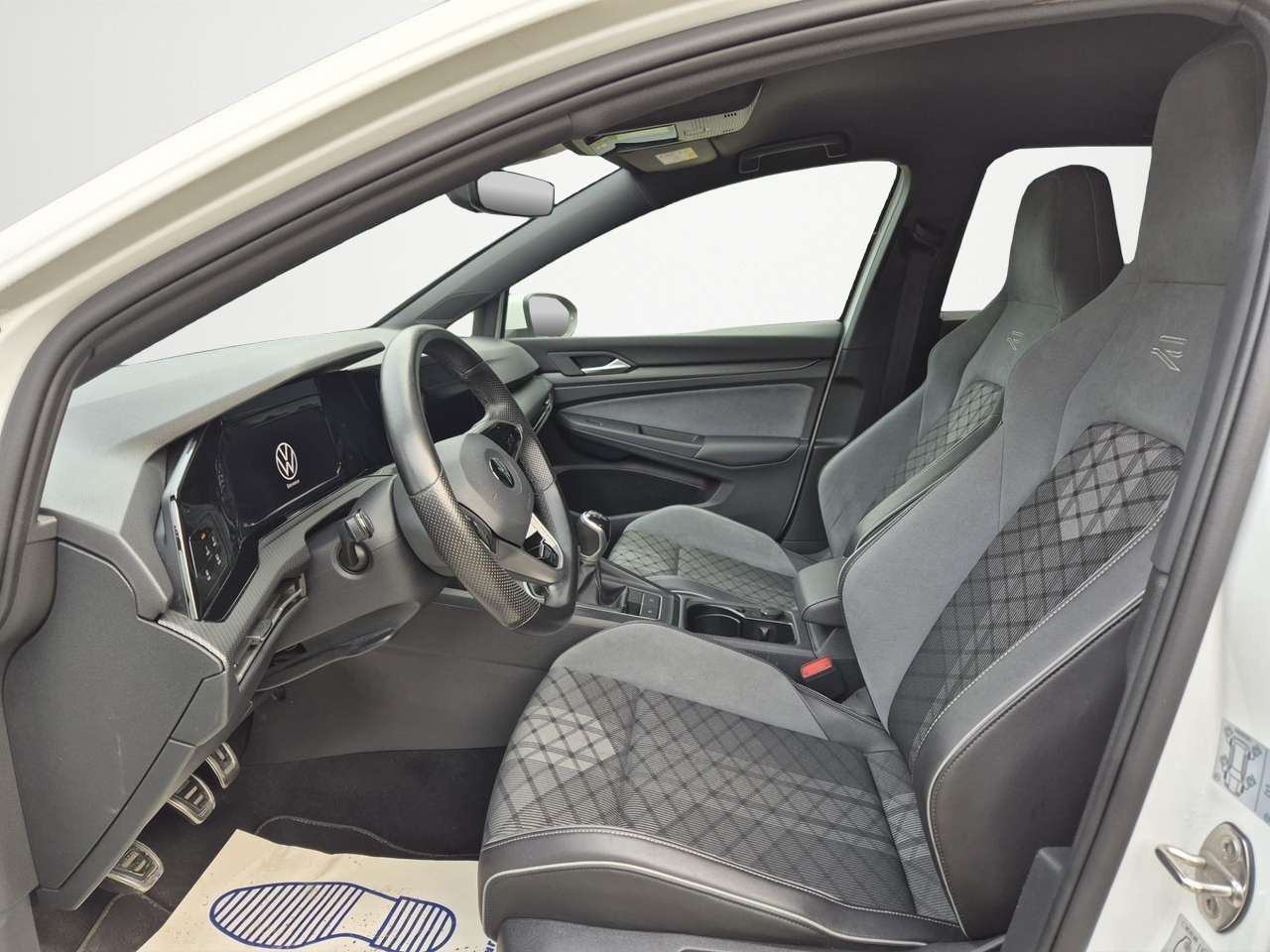 Volkswagen Golf 1.5 eTSI - Finition "R-Line" Berline Premium Accessible - Garantie 12 Mois avec Entretien Effectué - Zone LEZ Ok 12/2034
