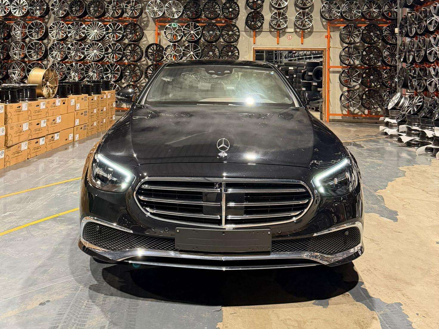 Mercedes-Benz E 300 E 300 e 4-Matic PHEV Exclusive Line