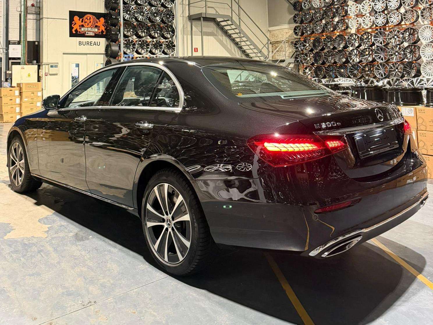 Mercedes-Benz E 300 E 300 e 4-Matic PHEV Exclusive Line