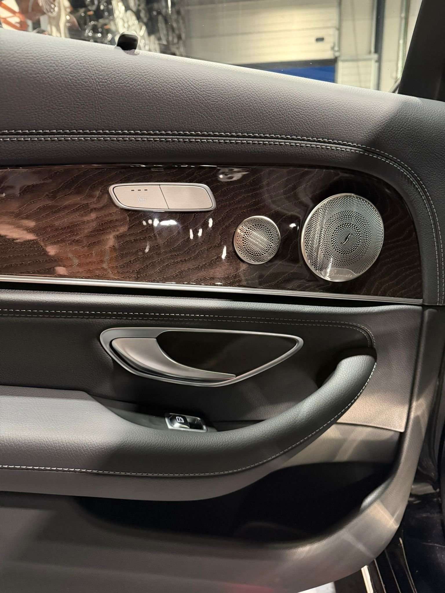 Mercedes-Benz E 300 E 300 e 4-Matic PHEV Exclusive Line