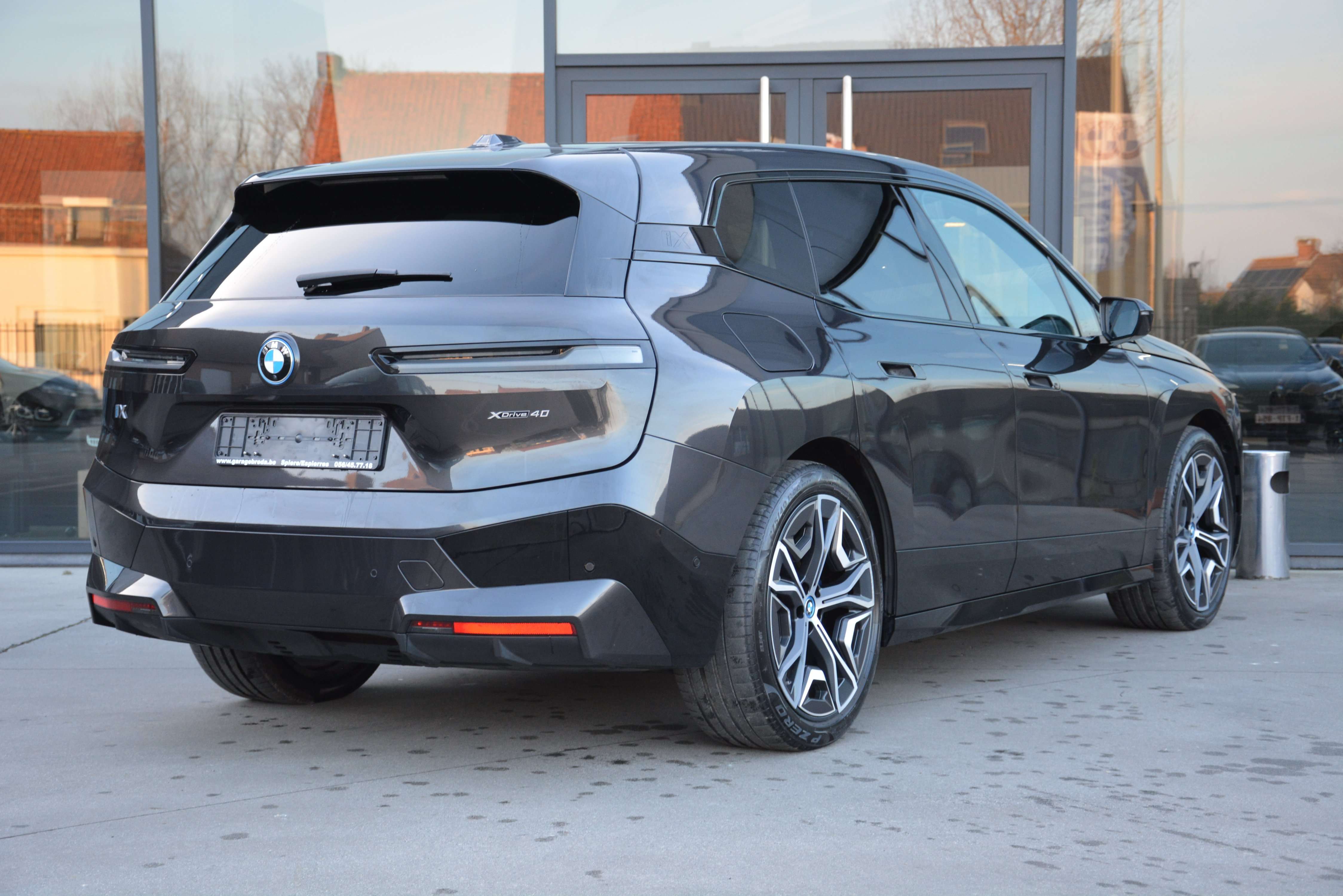 BMW iX xDrive40 M-Sport/360°/Laser/Trekhh/HUD/ACC/22"