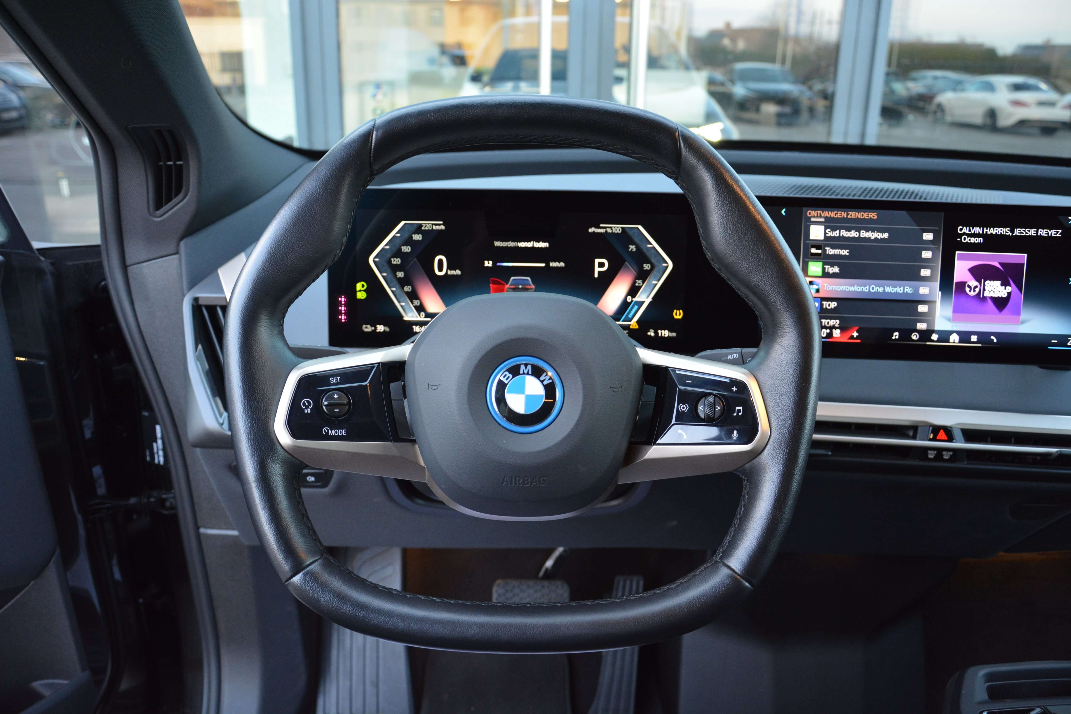 BMW iX xDrive40 M-Sport/360°/Laser/Trekhh/HUD/ACC/22"