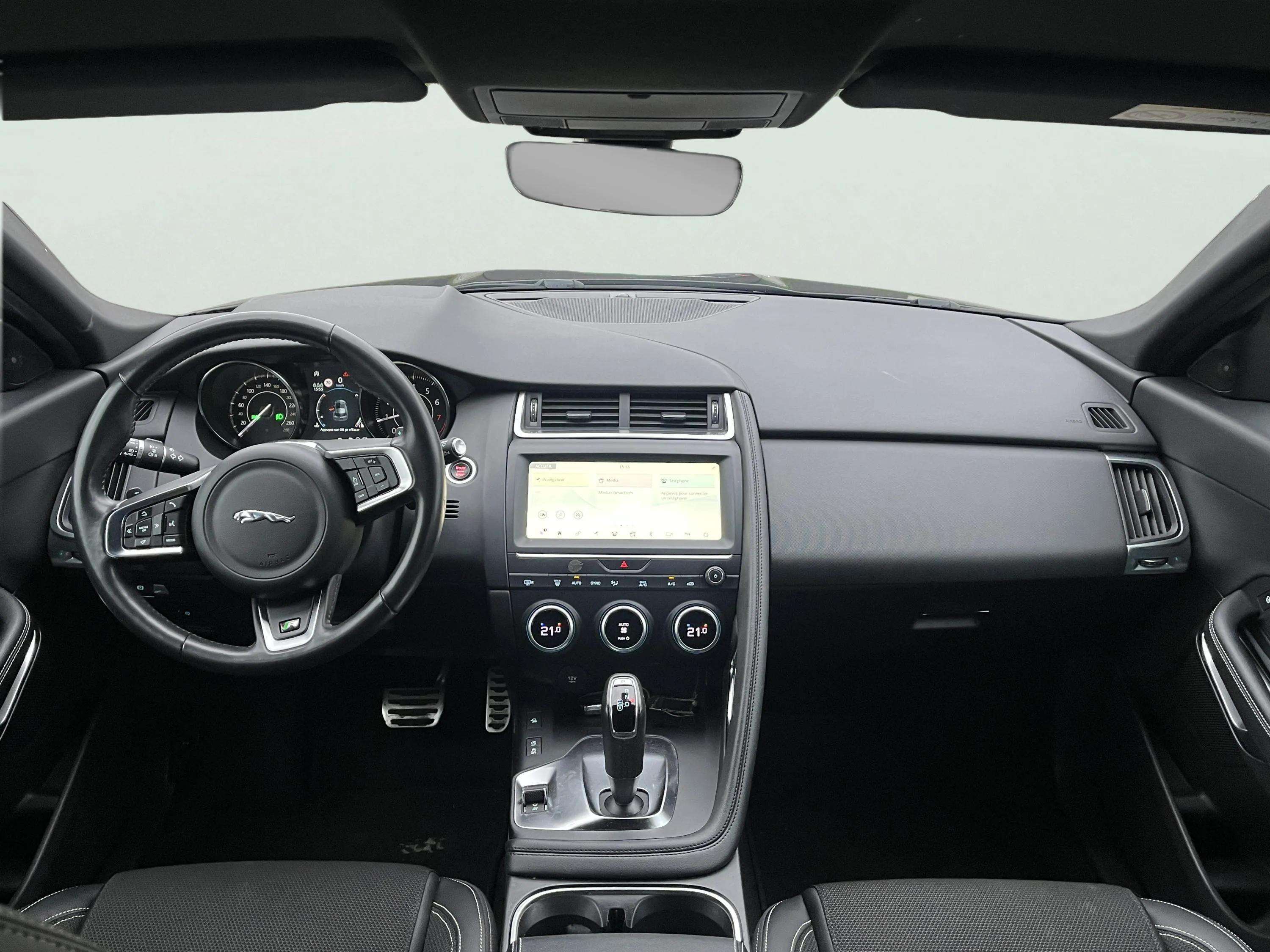 Jaguar E-Pace E-Pace 2.0 T MHEV AWD P200 R-Dynamic SE