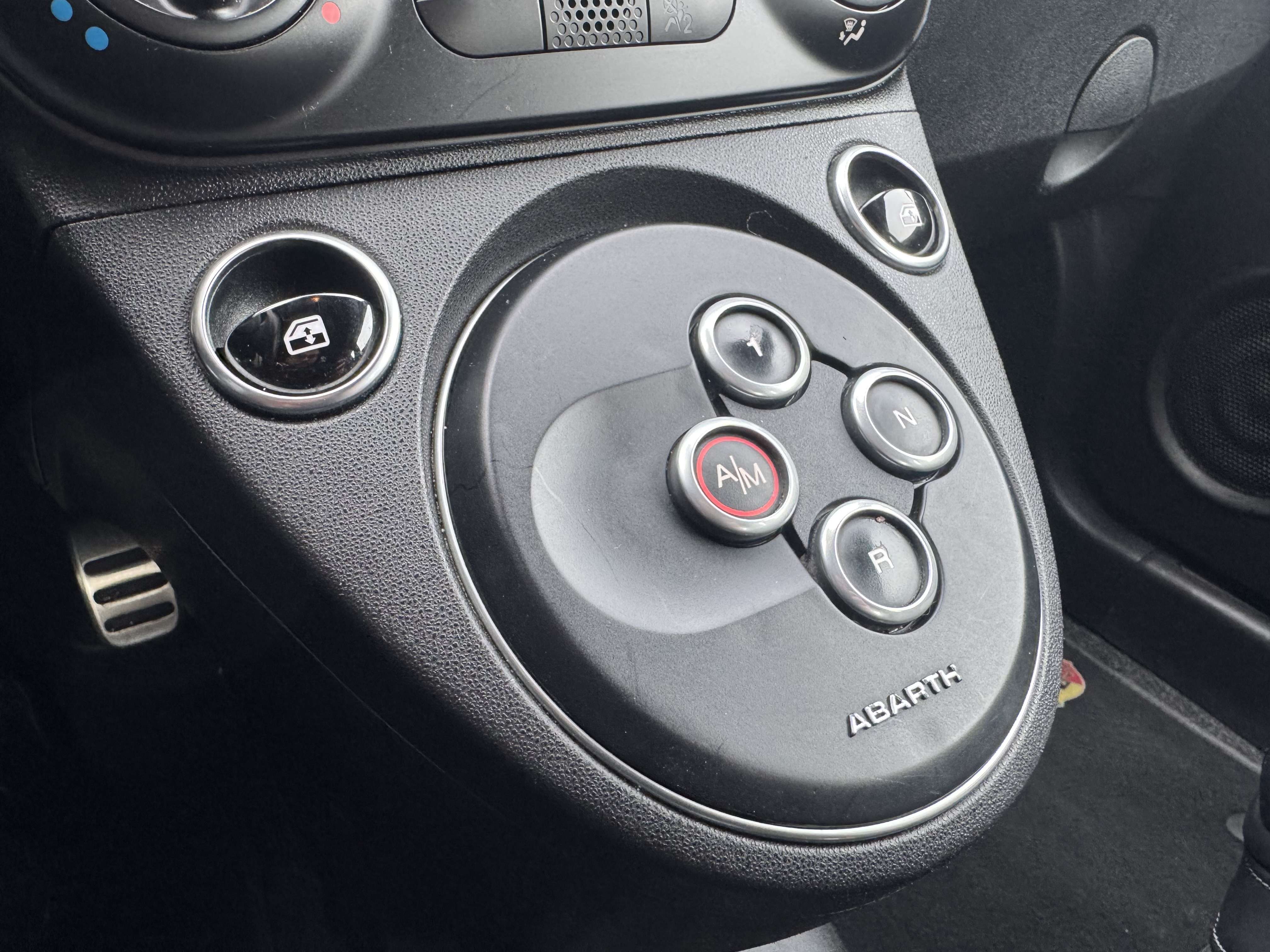Abarth 595C 1.4 T-Jet GARANTI ECRAN XENON CUIR CABRIO