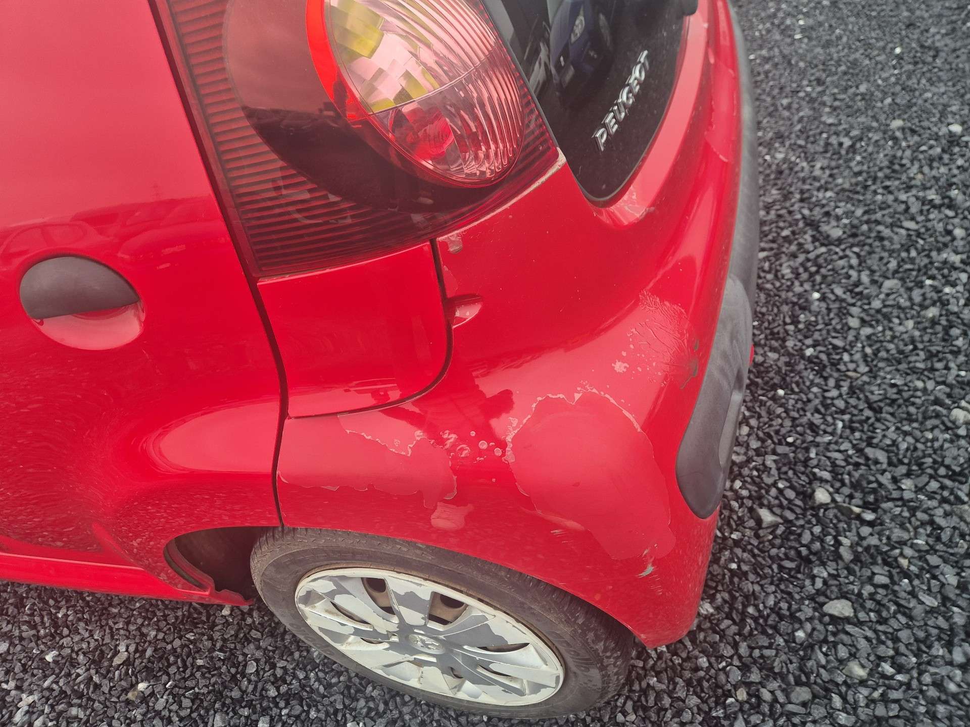 Peugeot 107 1.0i Access//DEGATS CARROSSERIE/MARCHAND OU EXPORT