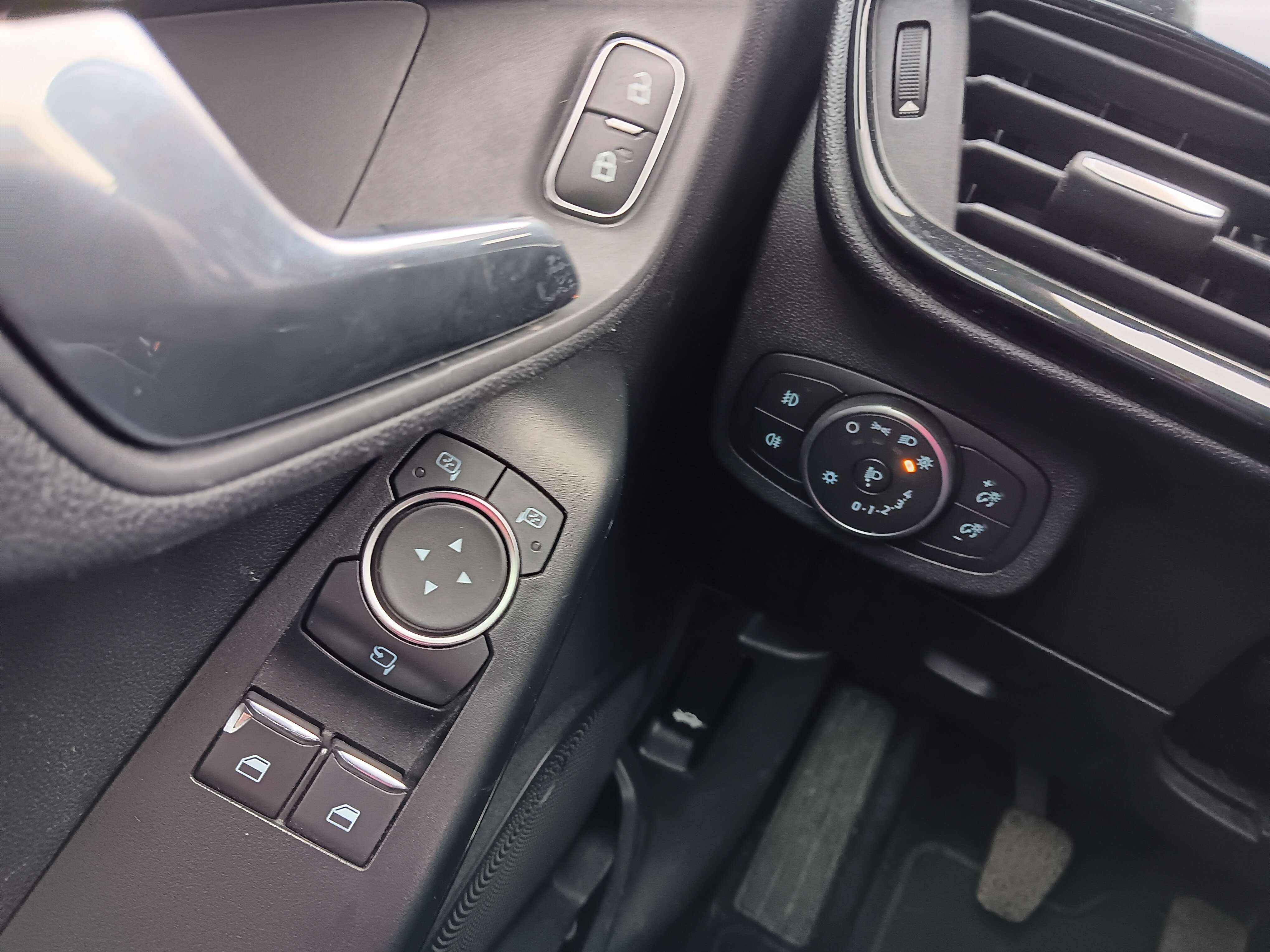 Ford Fiesta Fiesta Business Class 1.1 benz bj. 09/2019 75021 k