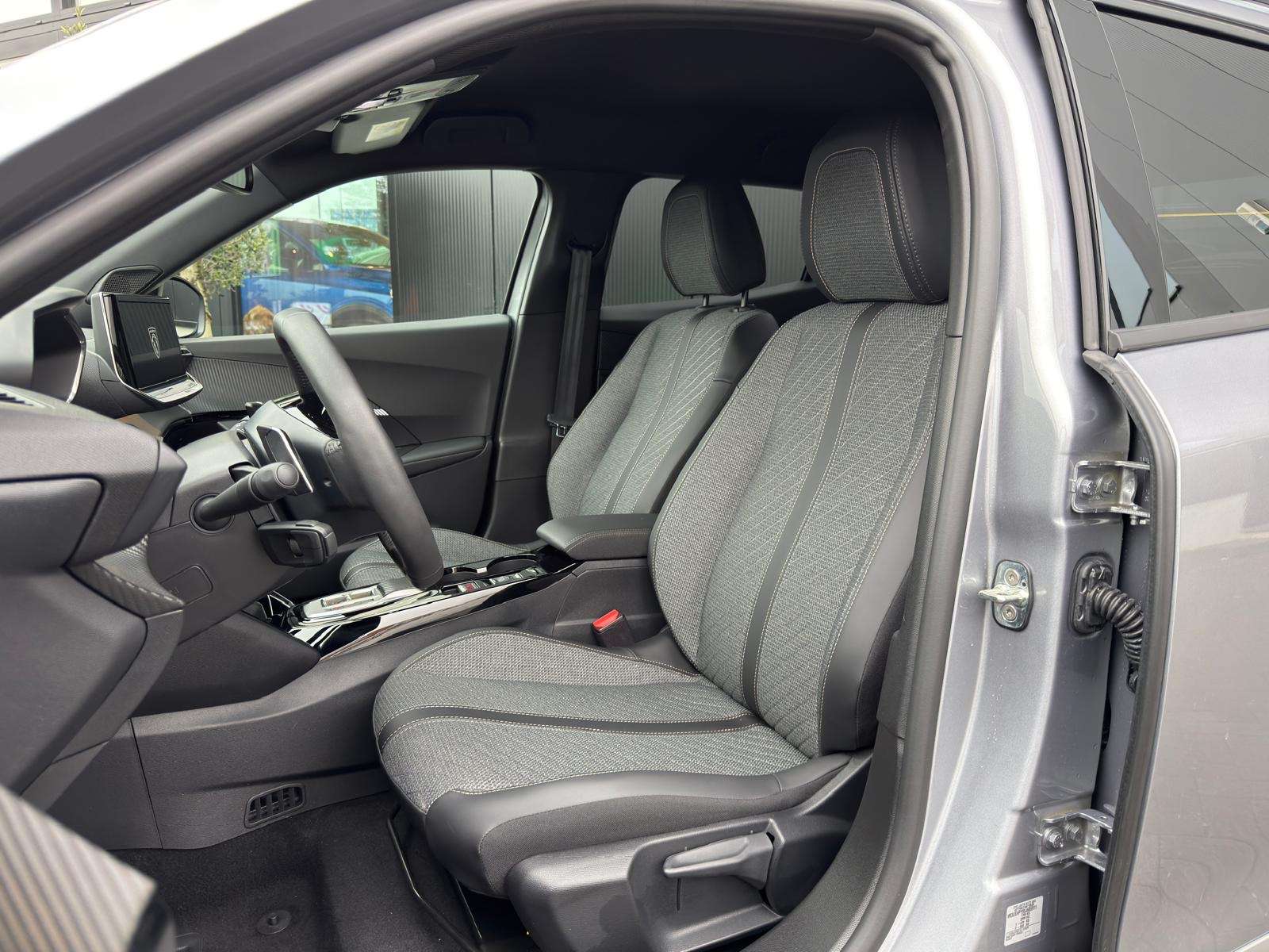 Peugeot 2008 12 Hybride Allure Automaat