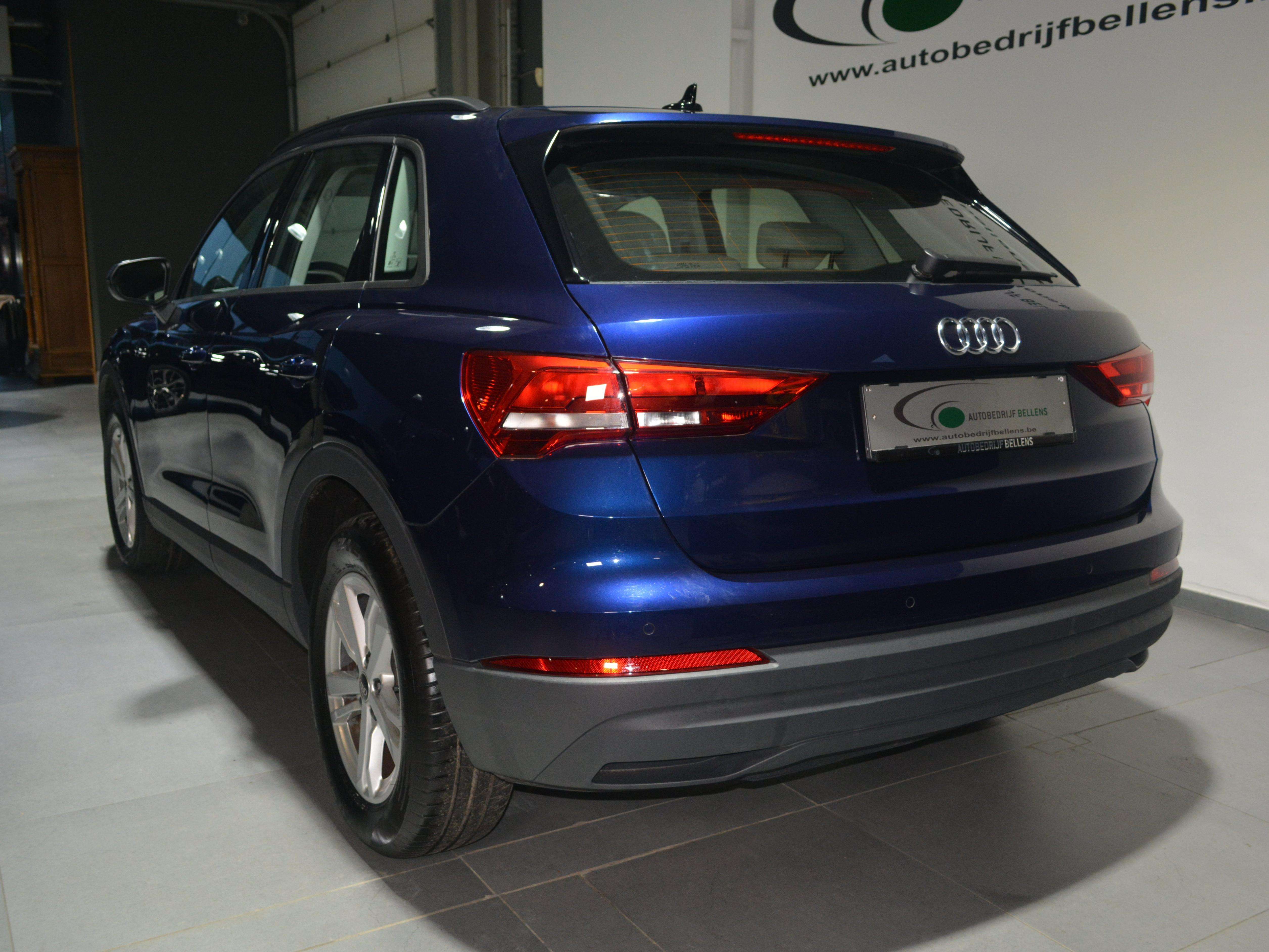 Audi Q3 Q3 35 TFSI Business S tronic / LEDER/NAVI /3466 KM
