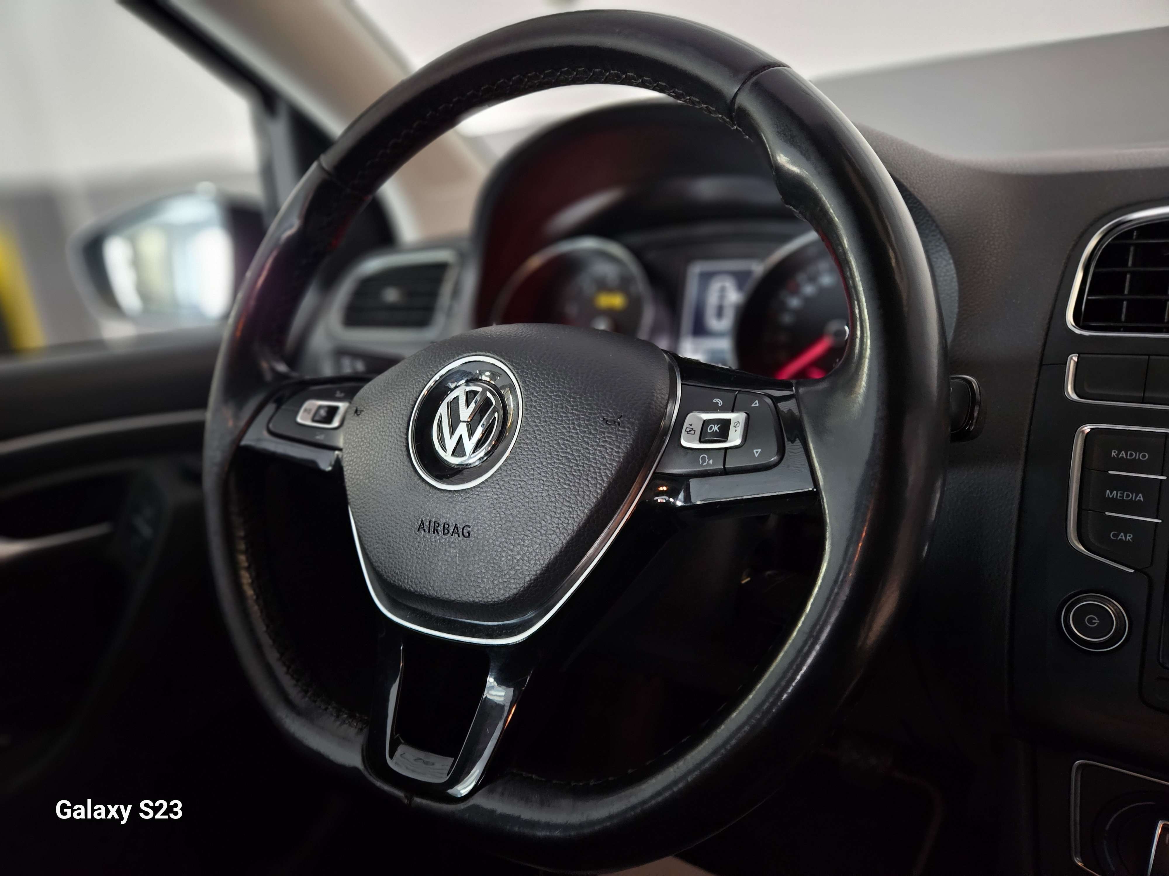 Volkswagen Polo 1.0i 75CV TOIT OUVRANT ECRAN COULEUR USB GARANTIE