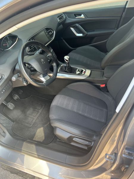 Peugeot 308 II (2) 1.2 PURETECH S&amp;S 110 6CV ALLURE