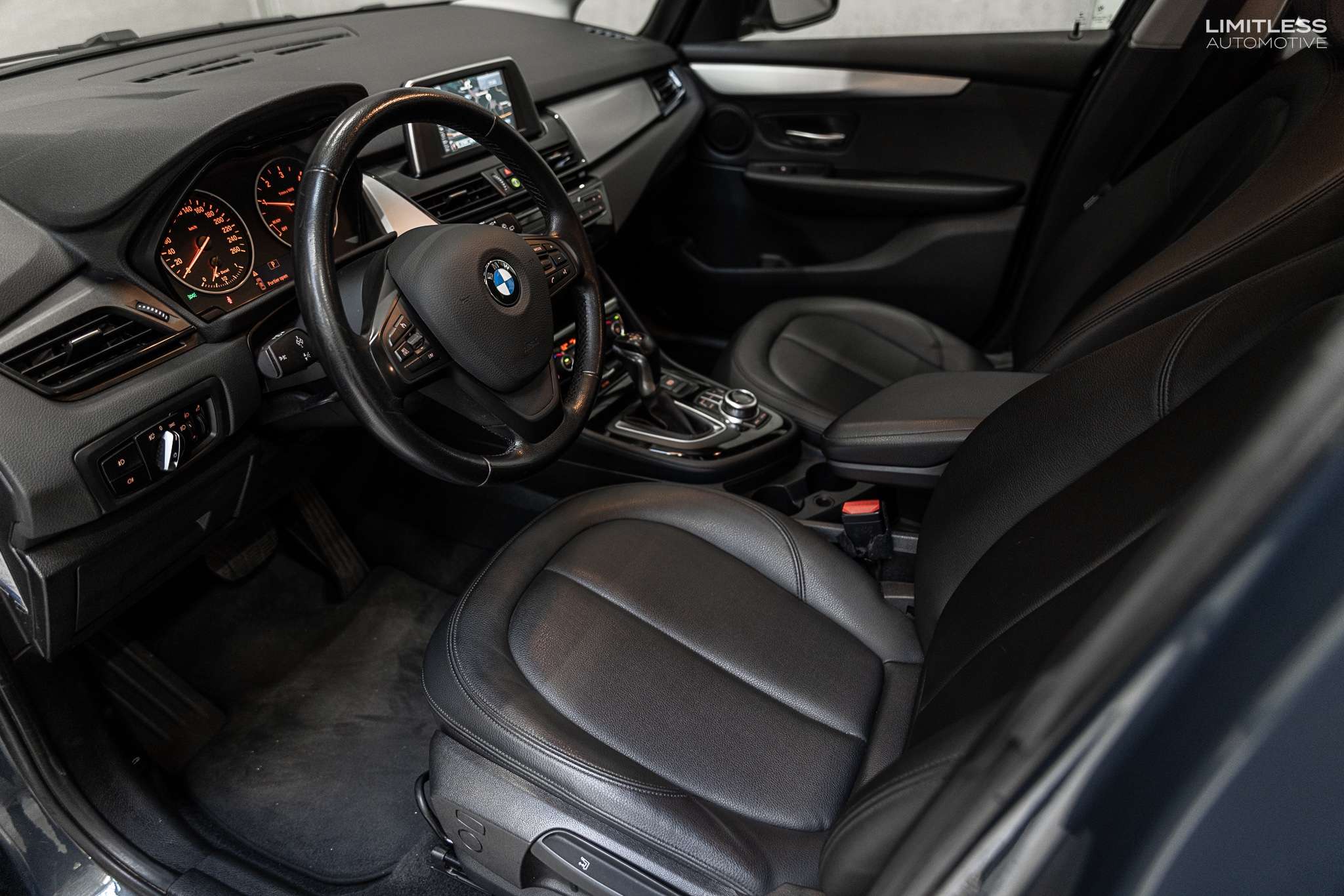 BMW 216 Gran Tourer / LEDER / NAVI / AUT.