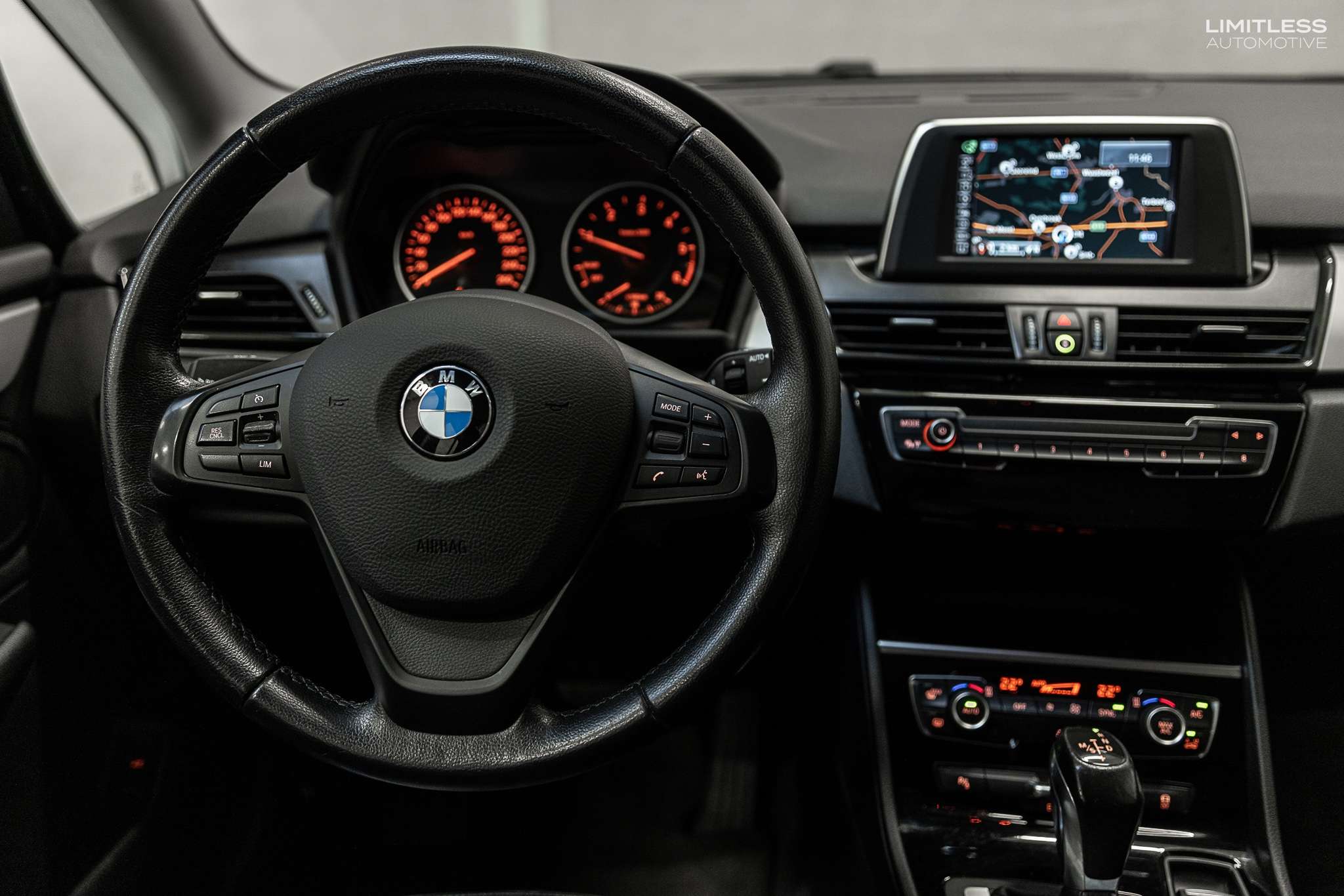 BMW 216 Gran Tourer / LEDER / NAVI / AUT.