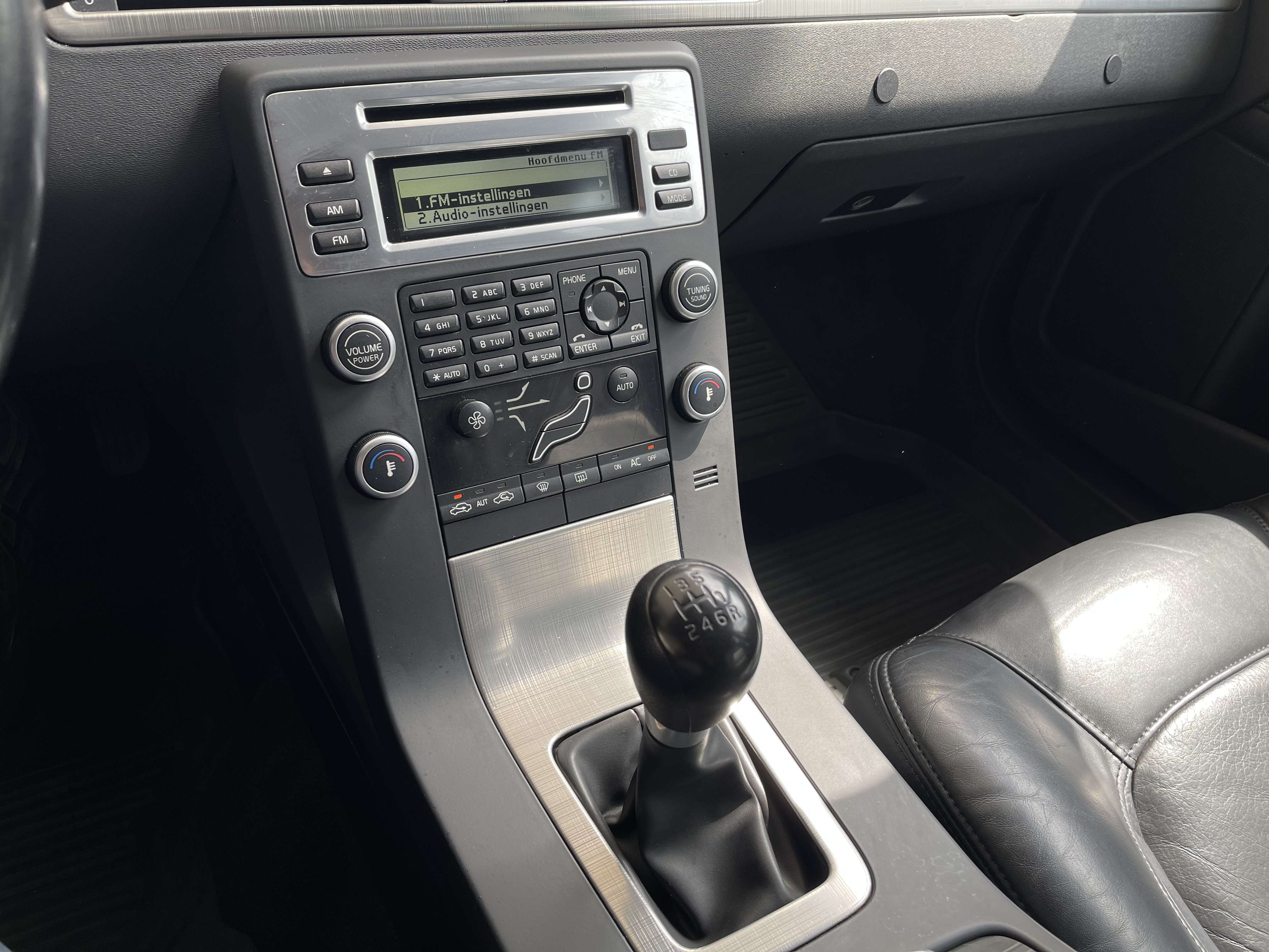 Volvo V70 2.4 D5 205cv GPS-CUIR-(Probl. Joint de culasse!!!)