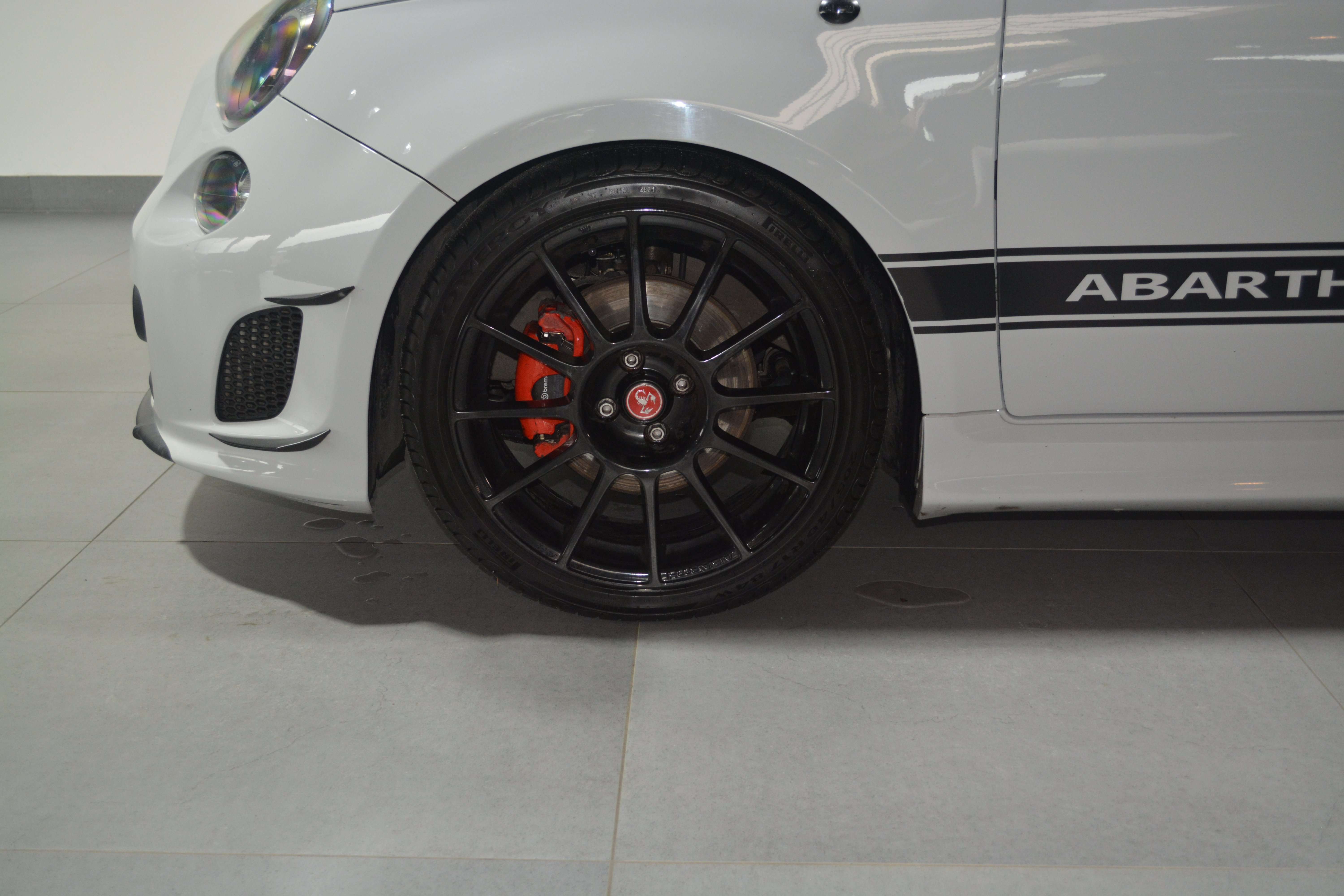 Fiat 595 Abarth 1.4 l /SPORTUITLAAT / RECARO SEATS / PANO / TOPST.