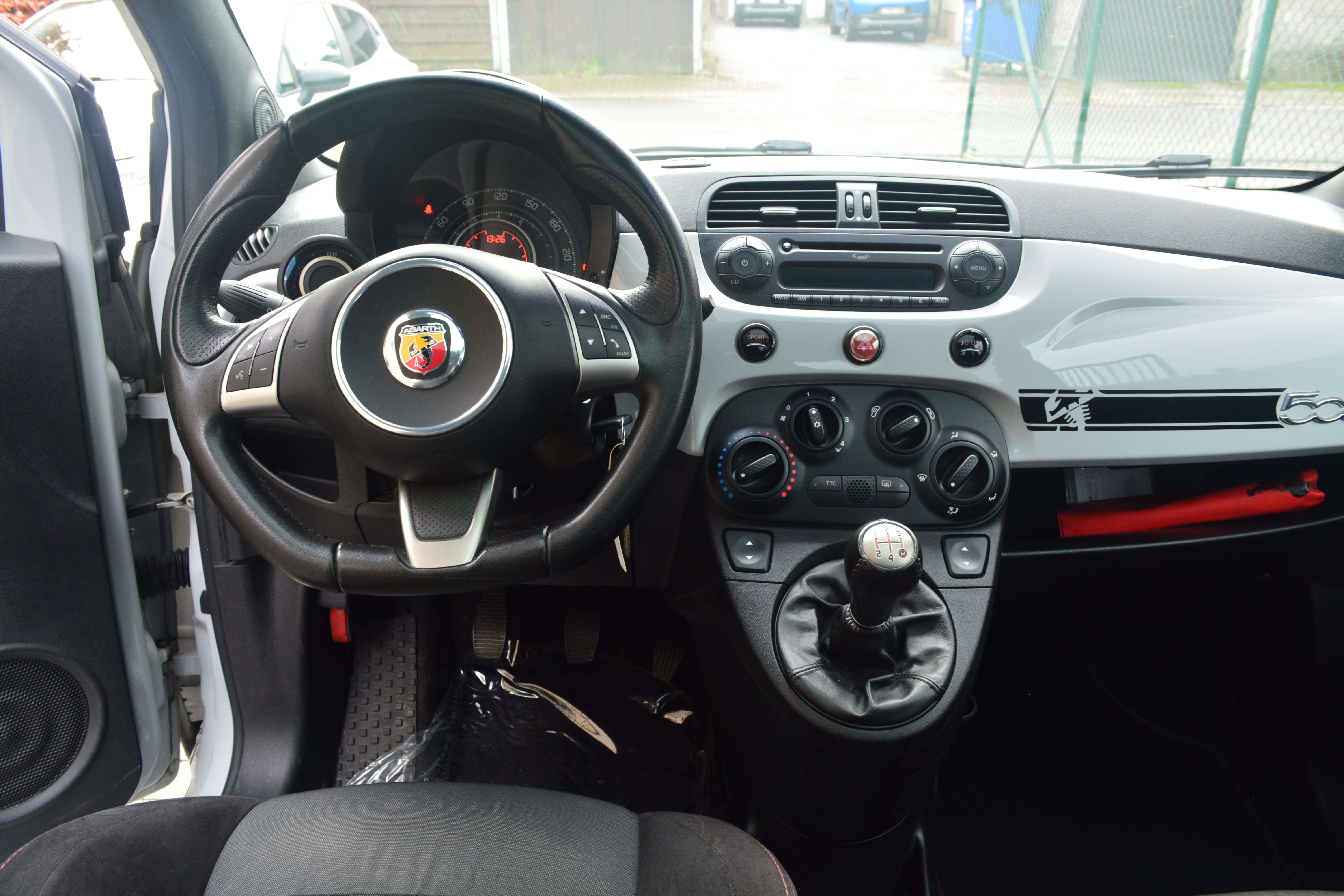 Fiat 595 Abarth 1.4 l /SPORTUITLAAT / RECARO SEATS / PANO / TOPST.