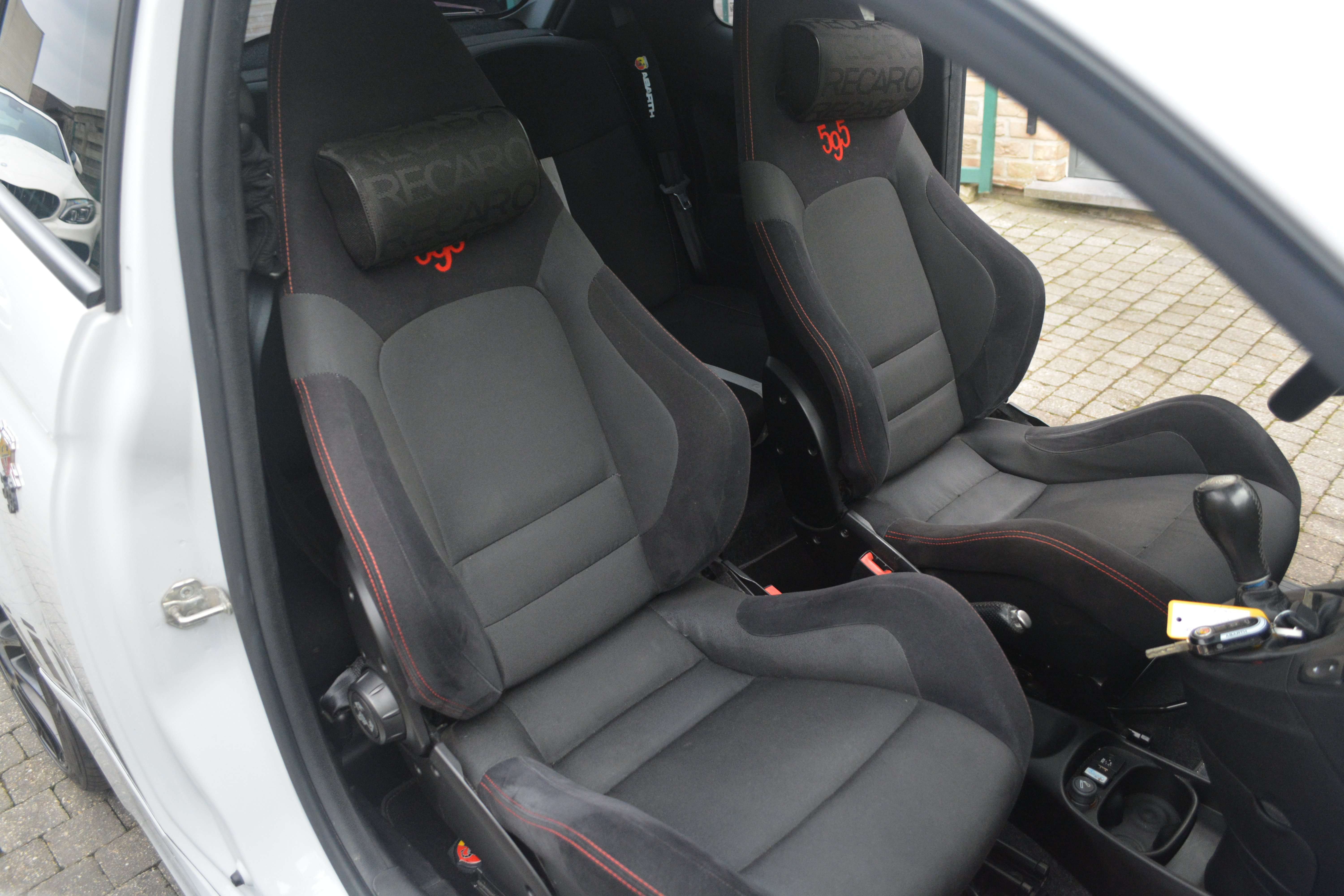 Fiat 595 Abarth 1.4 l /SPORTUITLAAT / RECARO SEATS / PANO / TOPST.