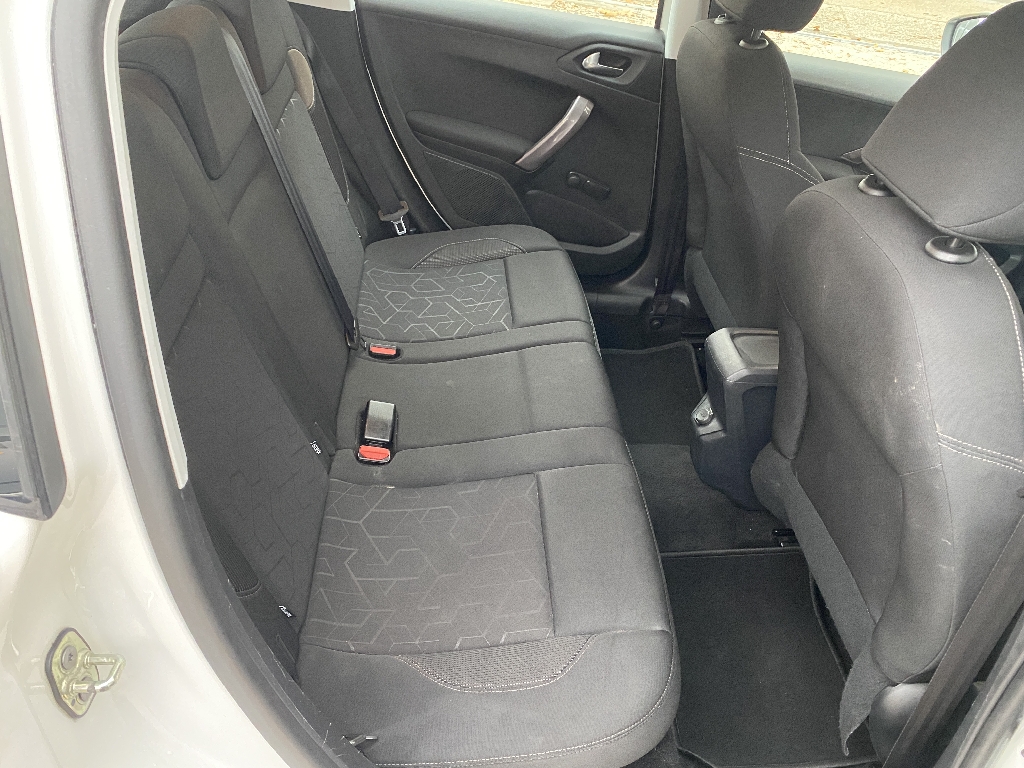 Peugeot 2008 1.6 e-HDi 92ch BVM5 Active