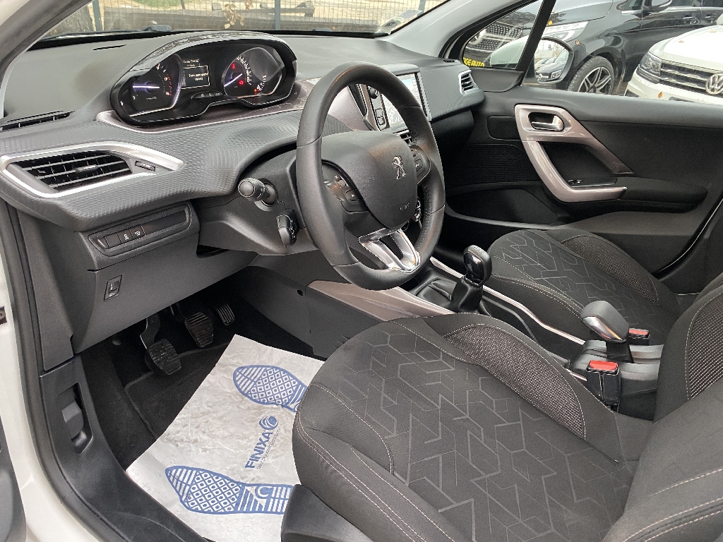 Peugeot 2008 1.6 e-HDi 92ch BVM5 Active