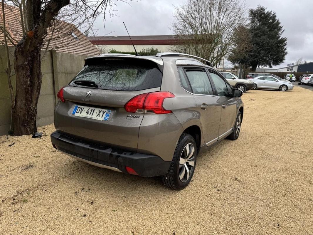 Peugeot 2008 1.2 110ch Féline Titane