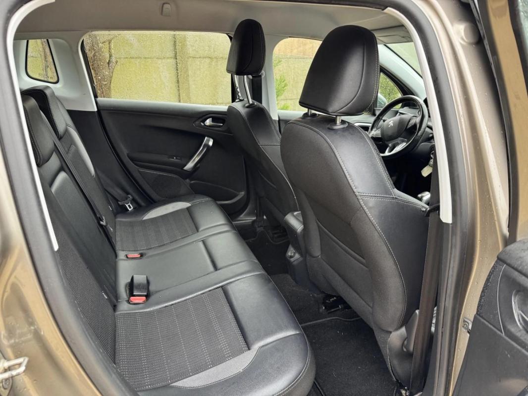 Peugeot 2008 1.2 110ch Féline Titane
