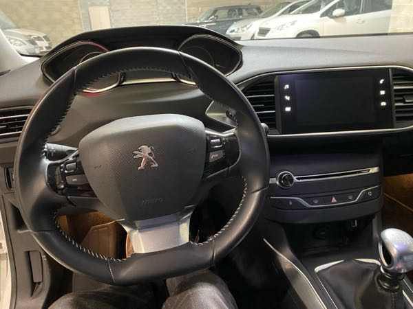 Peugeot 308 III 1.2 PURETECH 130 S&amp;S ALLURE