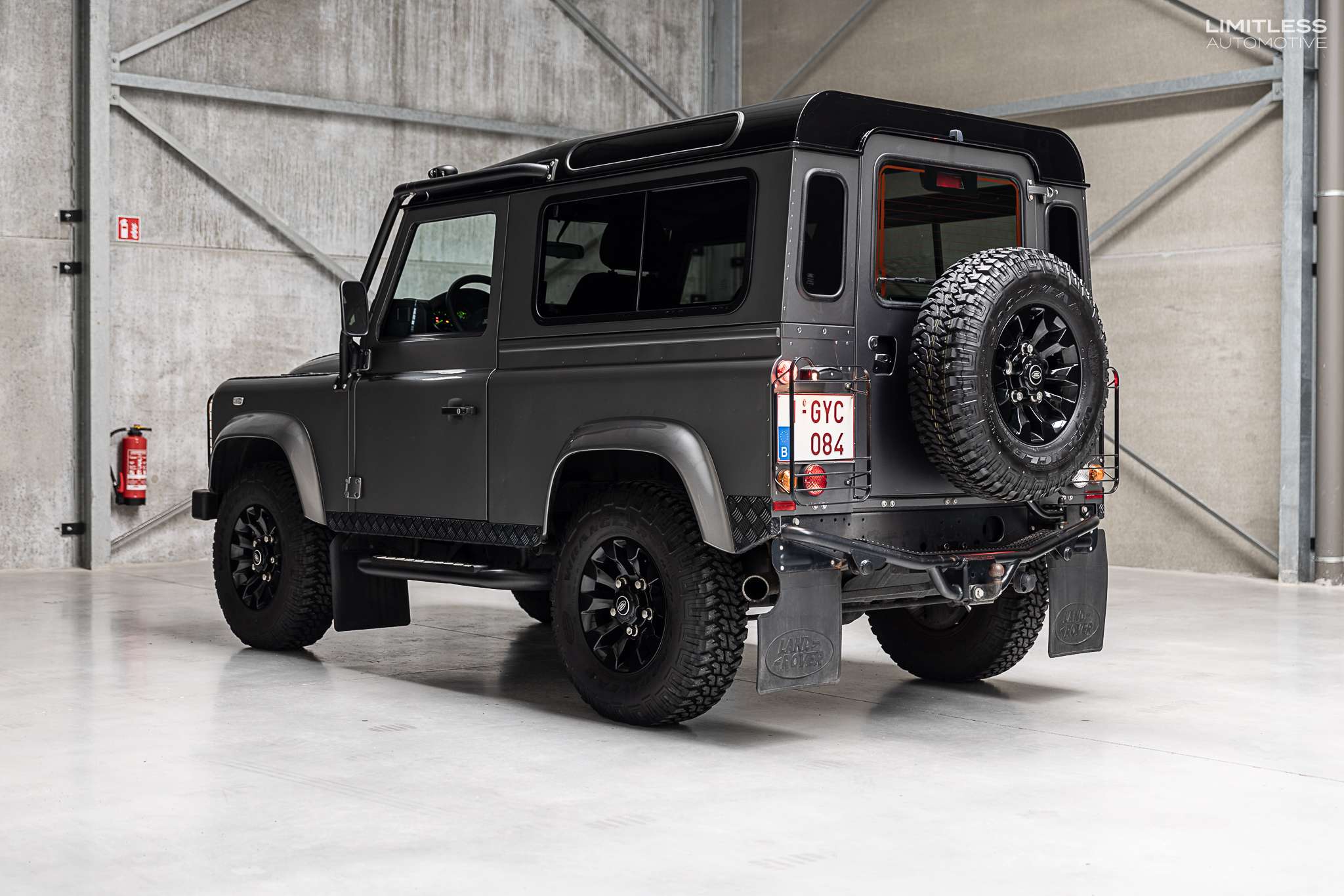 Land Rover Defender 90 | 2.2 Turbo / Black Pack / Pano / FULL