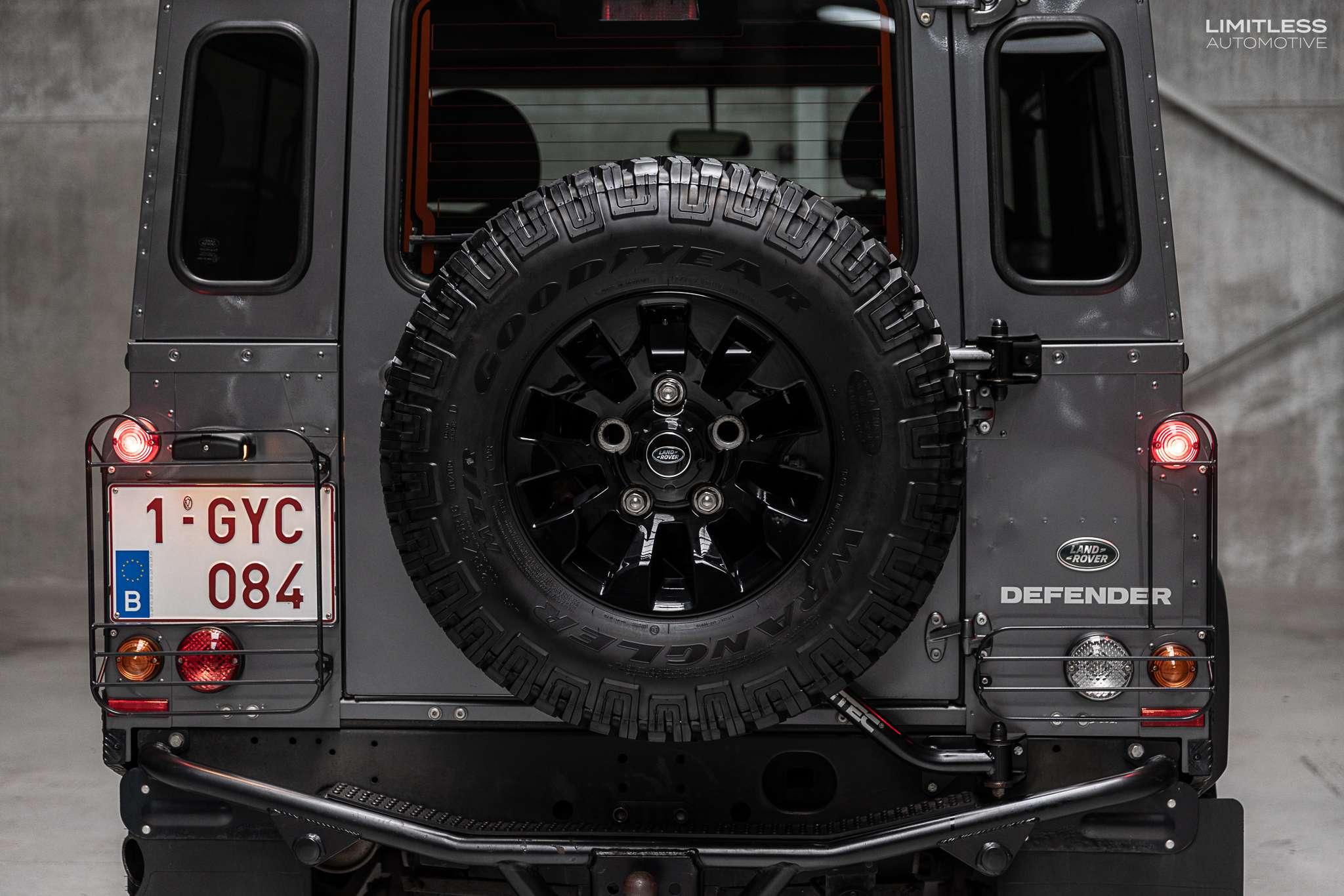Land Rover Defender 90 | 2.2 Turbo / Black Pack / Pano / FULL