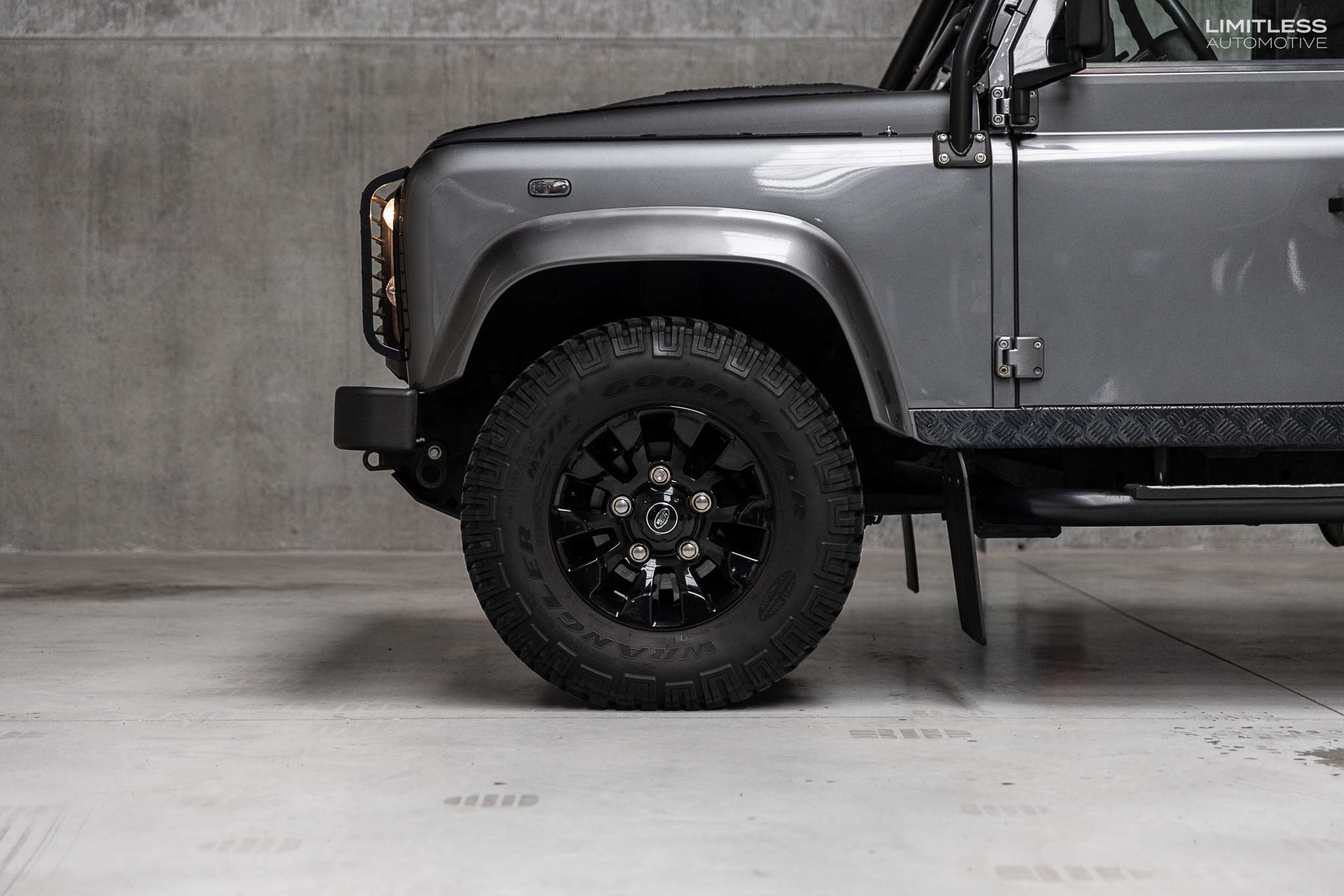 Land Rover Defender 90 | 2.2 Turbo / Black Pack / Pano / FULL