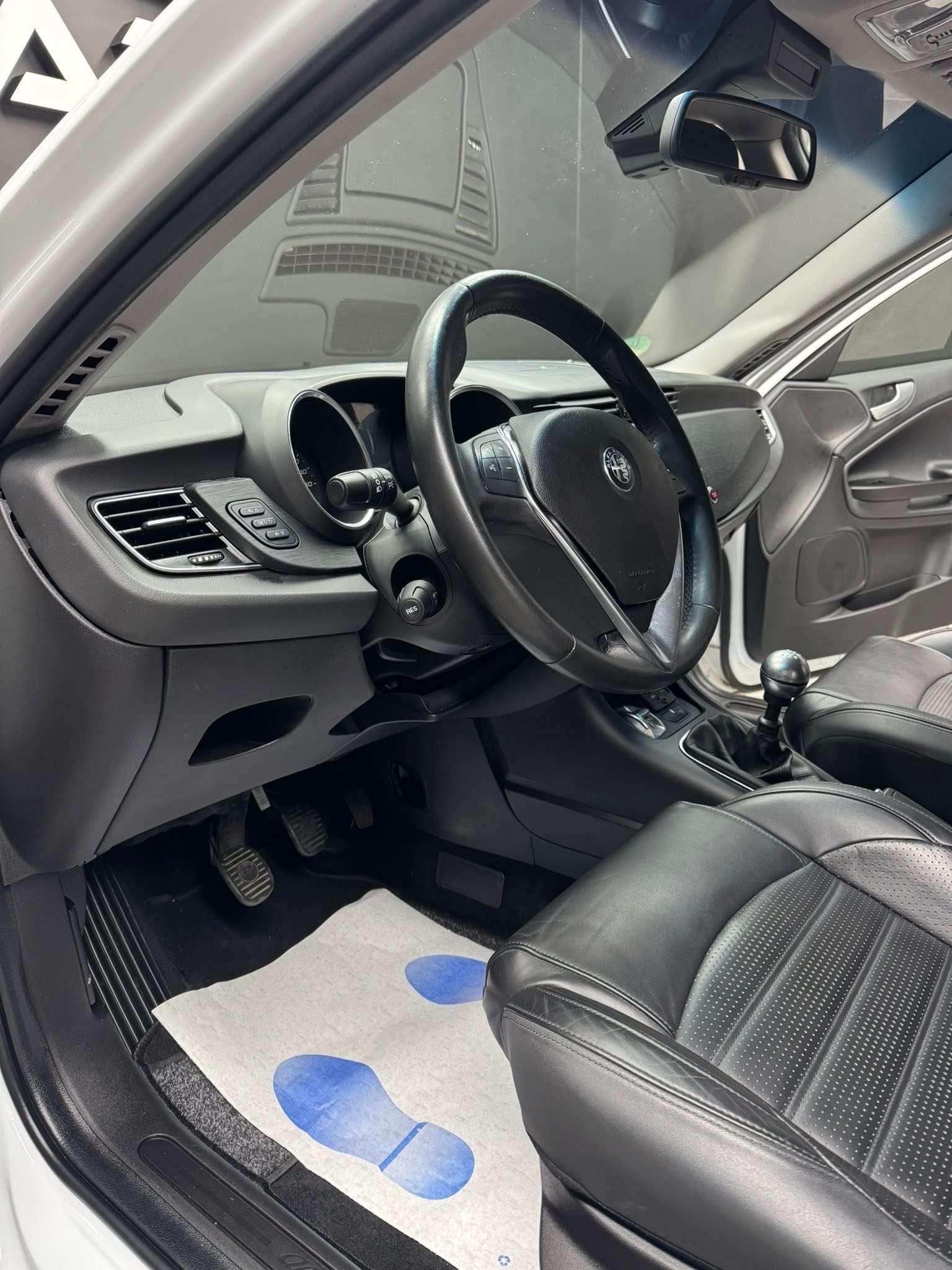 Alfa Romeo Giulietta Giulietta 1.6 JTDm **12 mois de garantie**