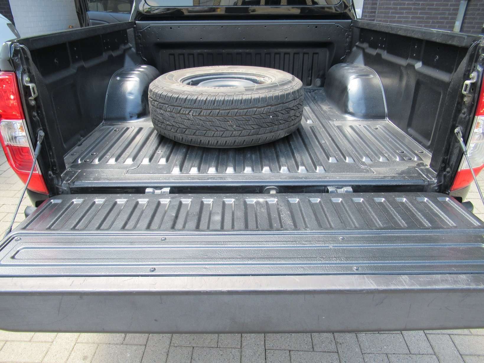 Nissan Navara NP300 Double Cab 5plaats 4x4 Autom.-Leder-Navi-A/C