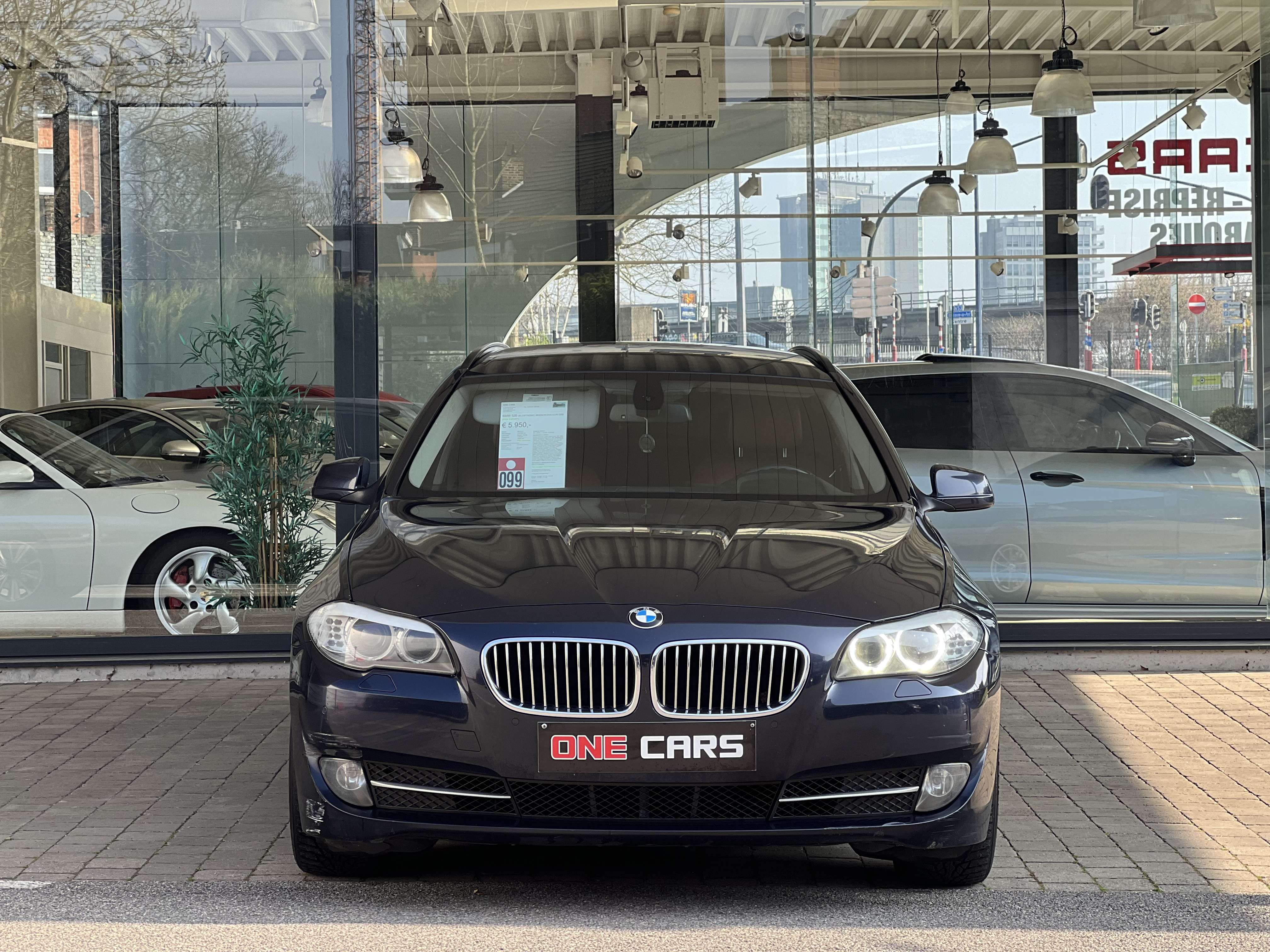 BMW 520 dA Autom TOURING XENON-CUIR-DVD-GPS (PRIX EXPORT)