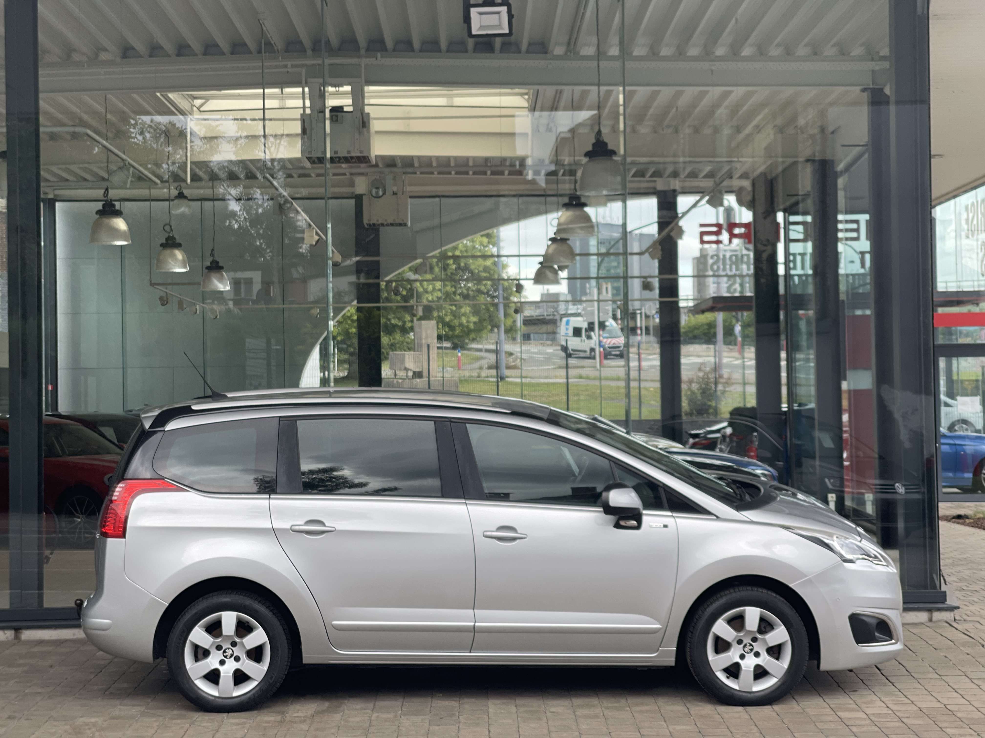 Peugeot 5008 1.6HDi 7PLACES (EURO6) GPS-CLIM-PDC-GAR 12MOIS