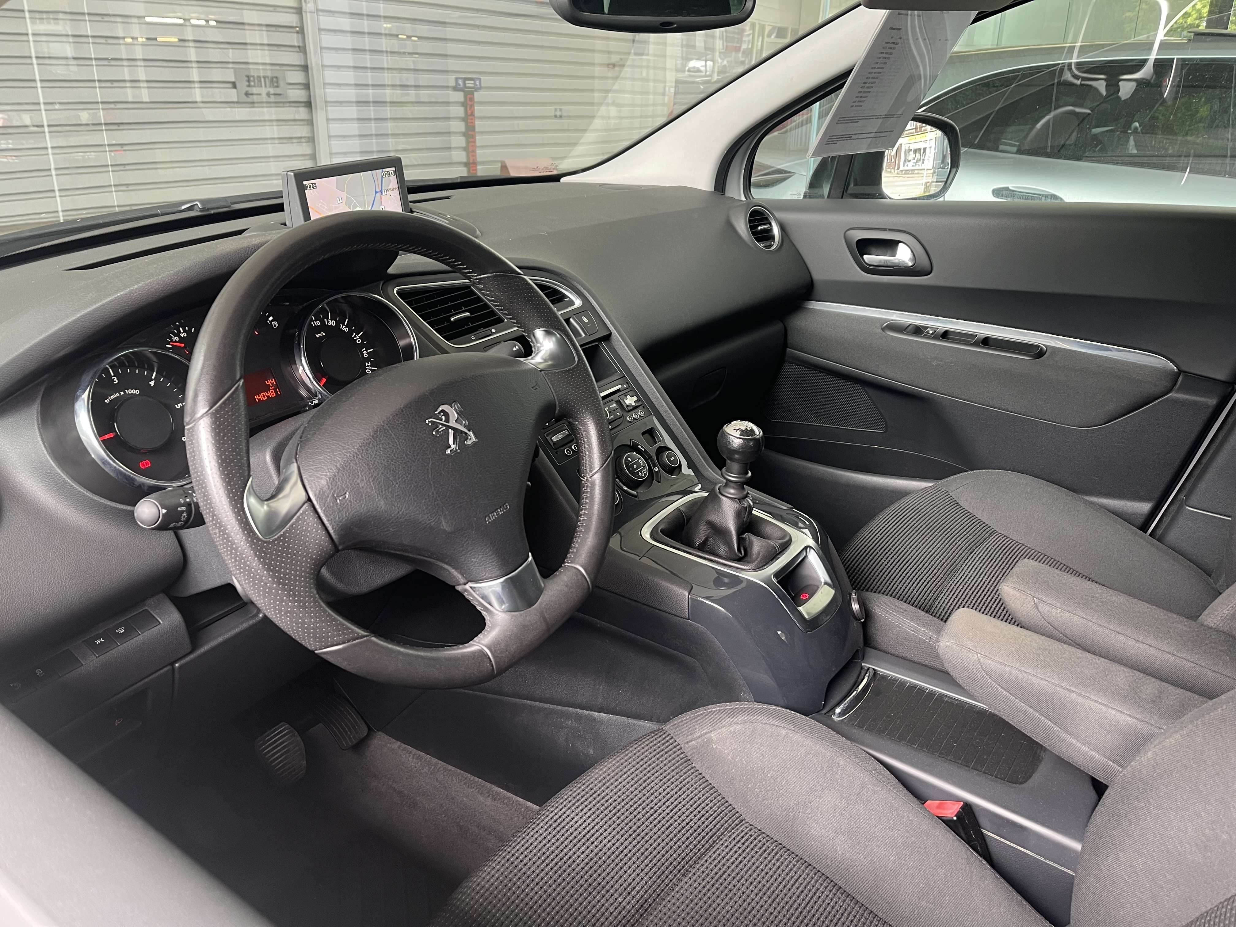 Peugeot 5008 1.6HDi 7PLACES (EURO6) GPS-CLIM-PDC-GAR 12MOIS